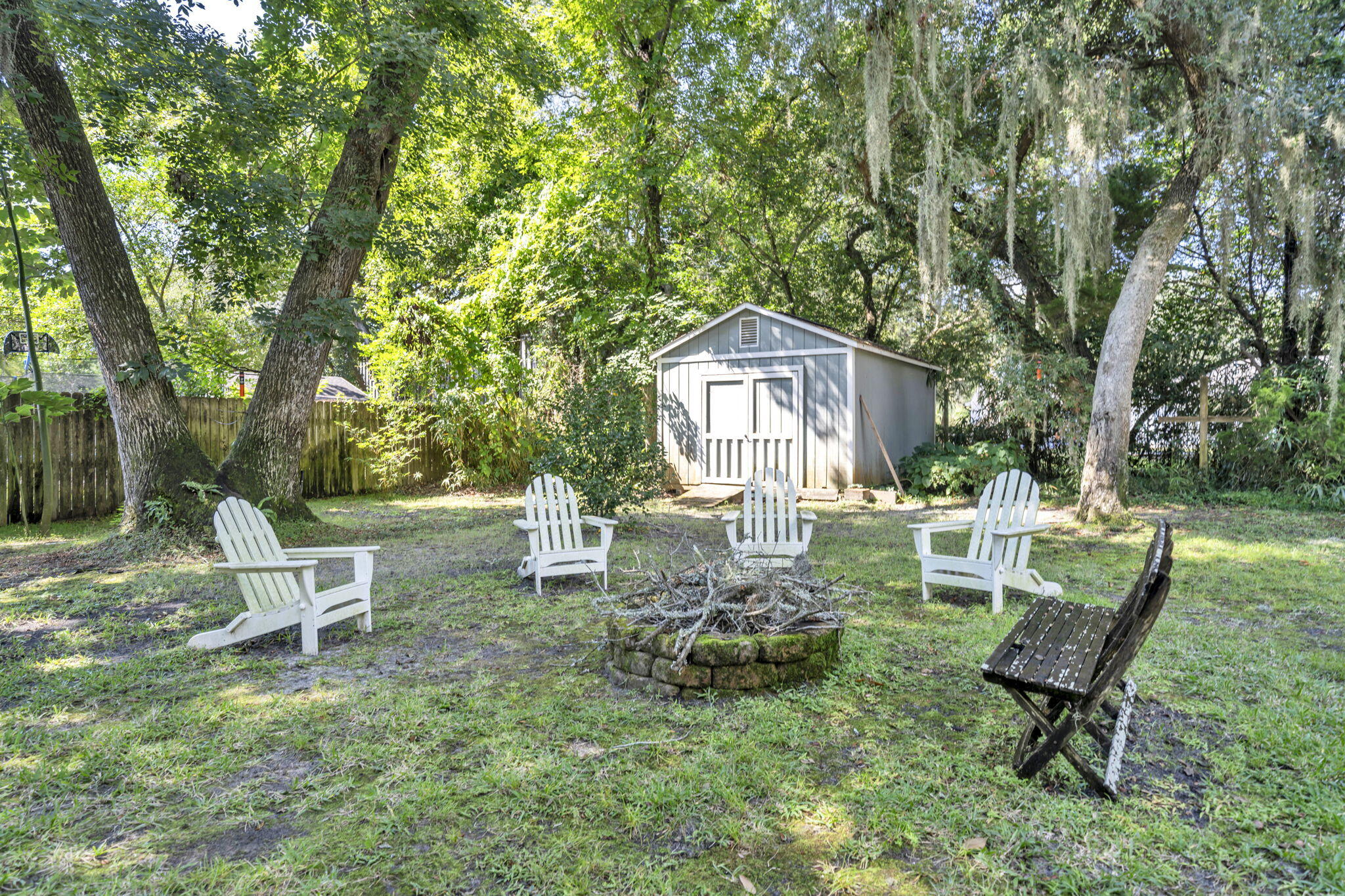 ELLIOTTS POINT - Residential