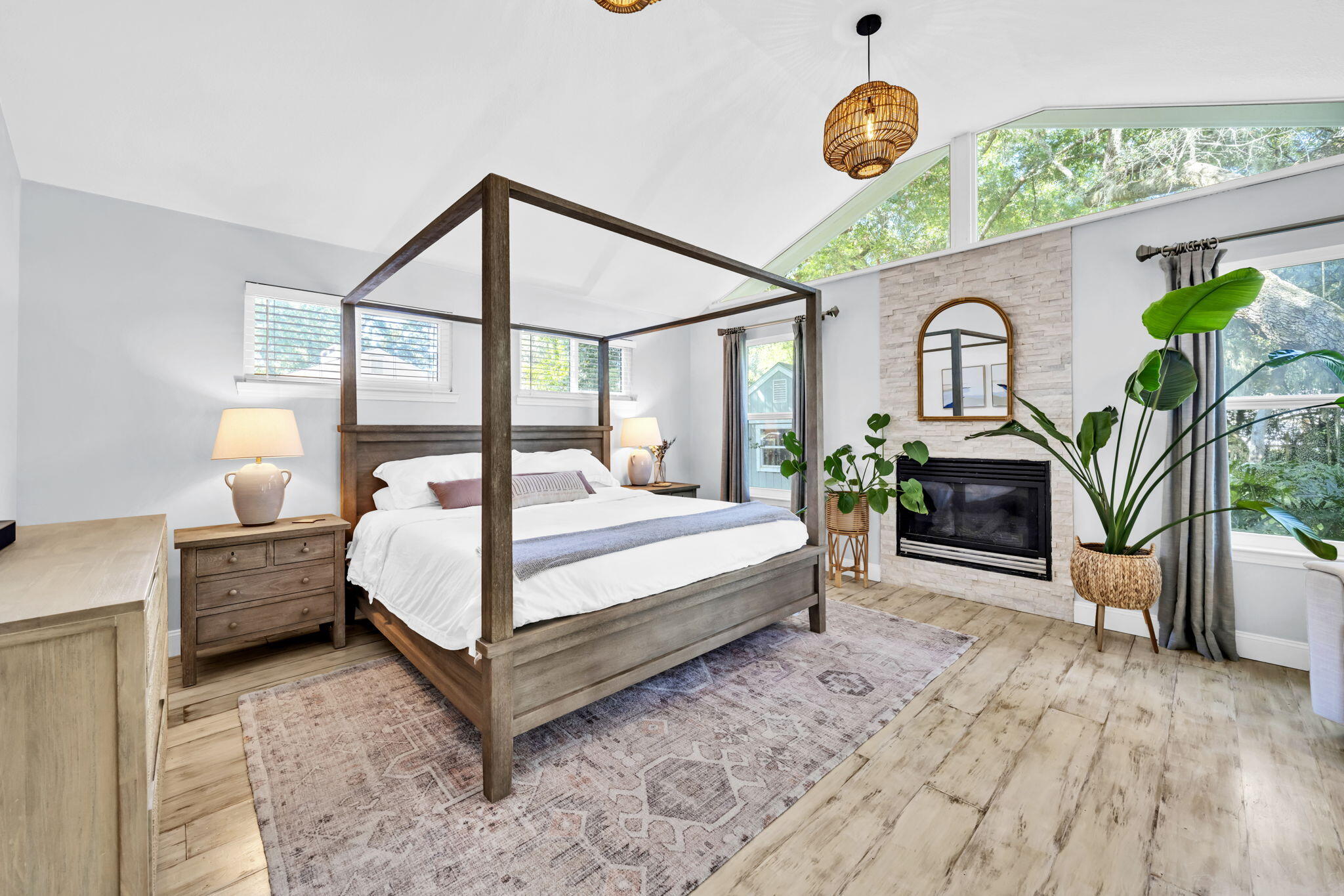 ELLIOTTS POINT - Residential