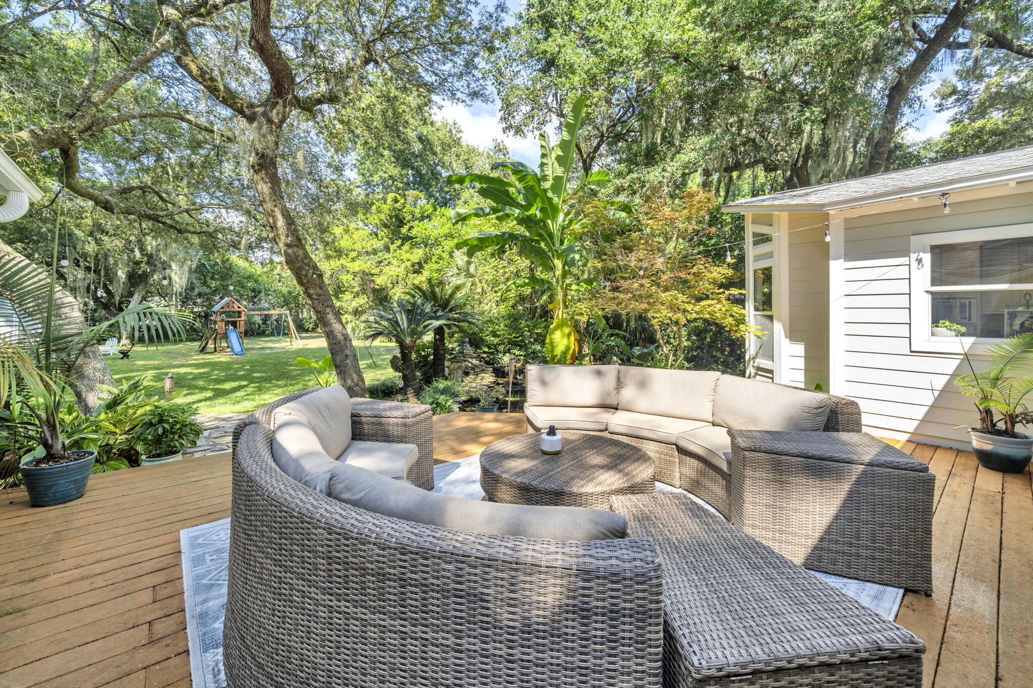 ELLIOTTS POINT - Residential