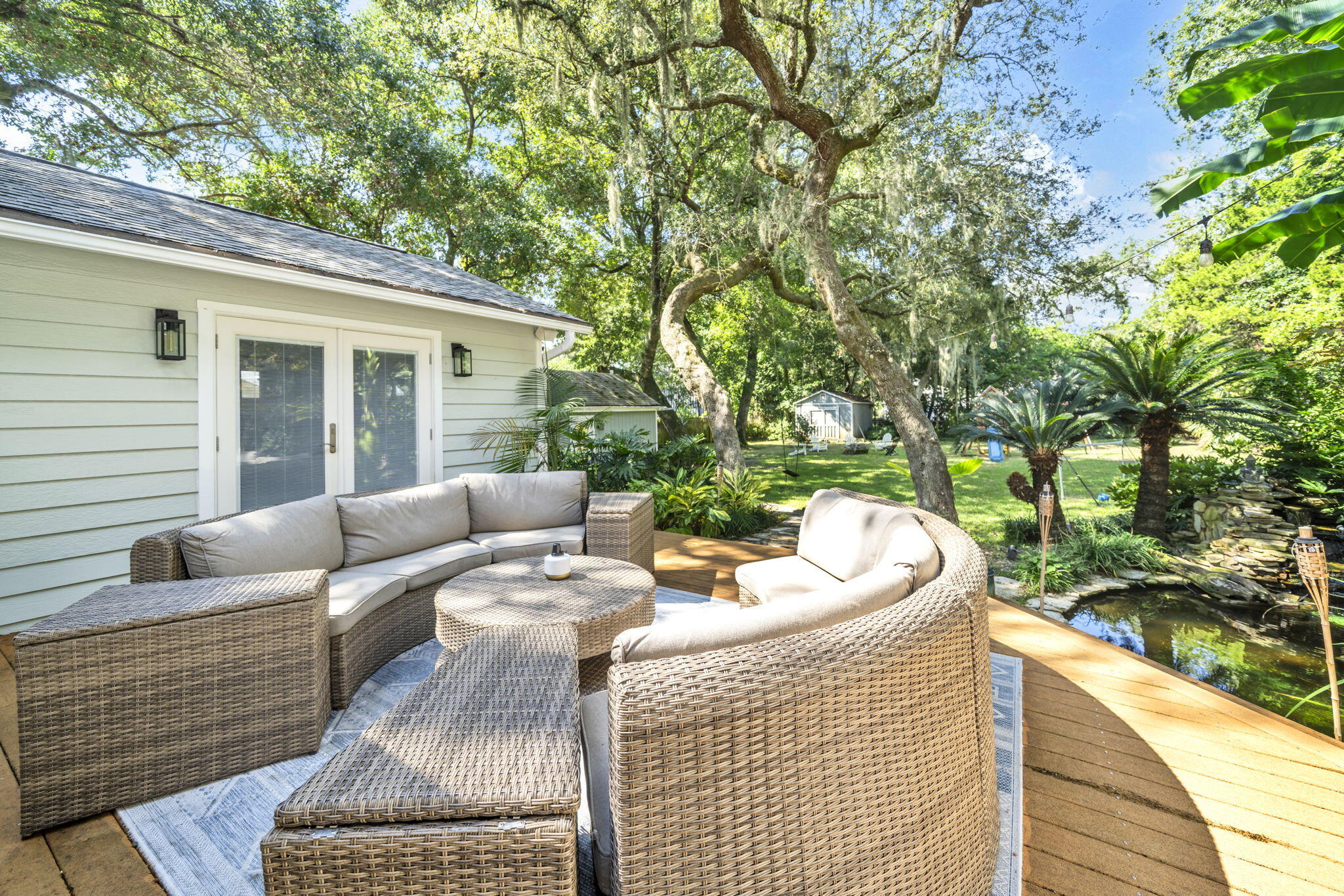 ELLIOTTS POINT - Residential