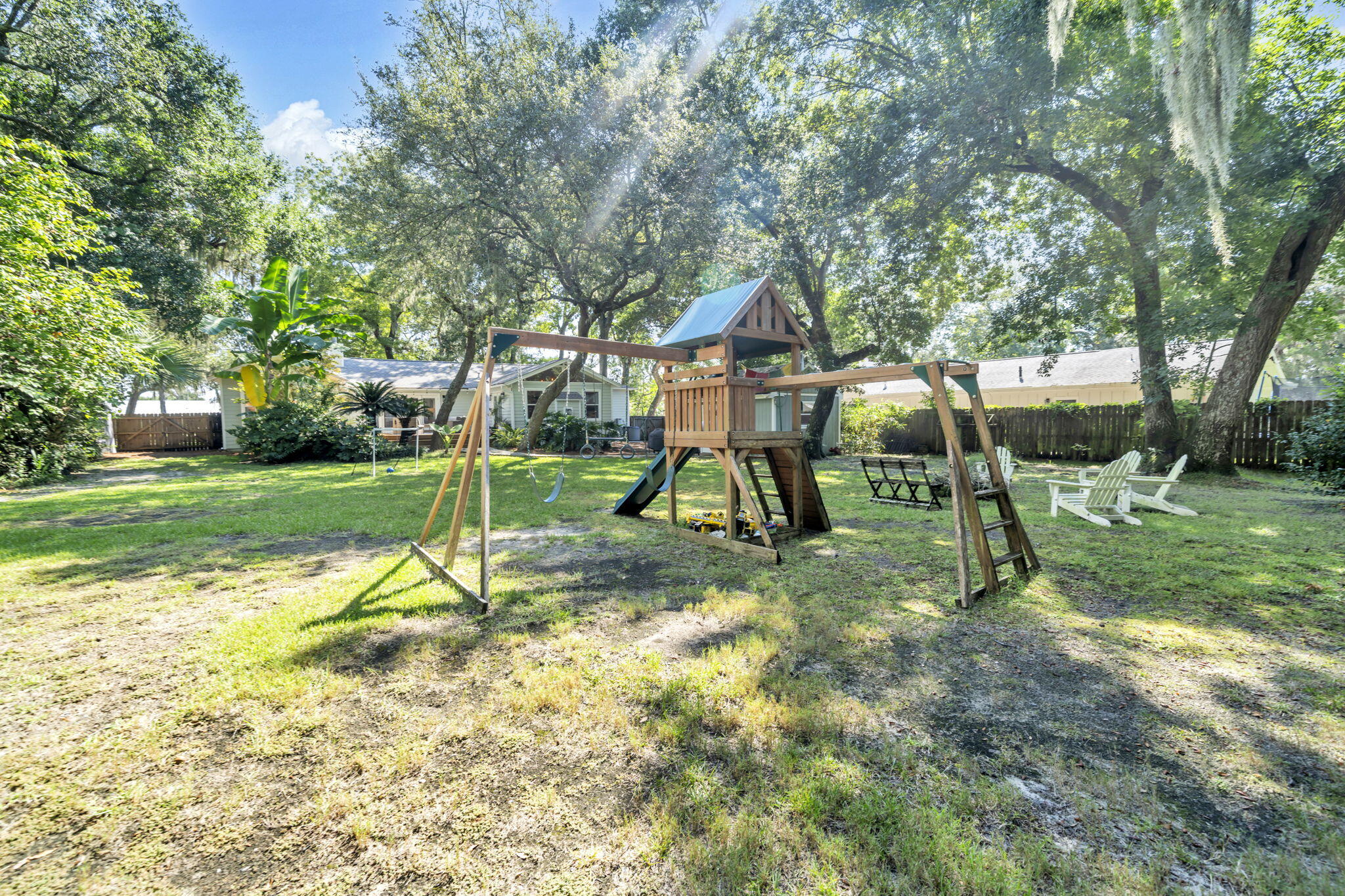 ELLIOTTS POINT - Residential