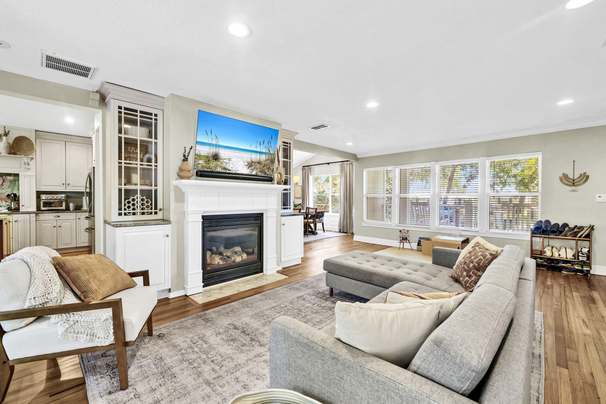 ELLIOTTS POINT - Residential