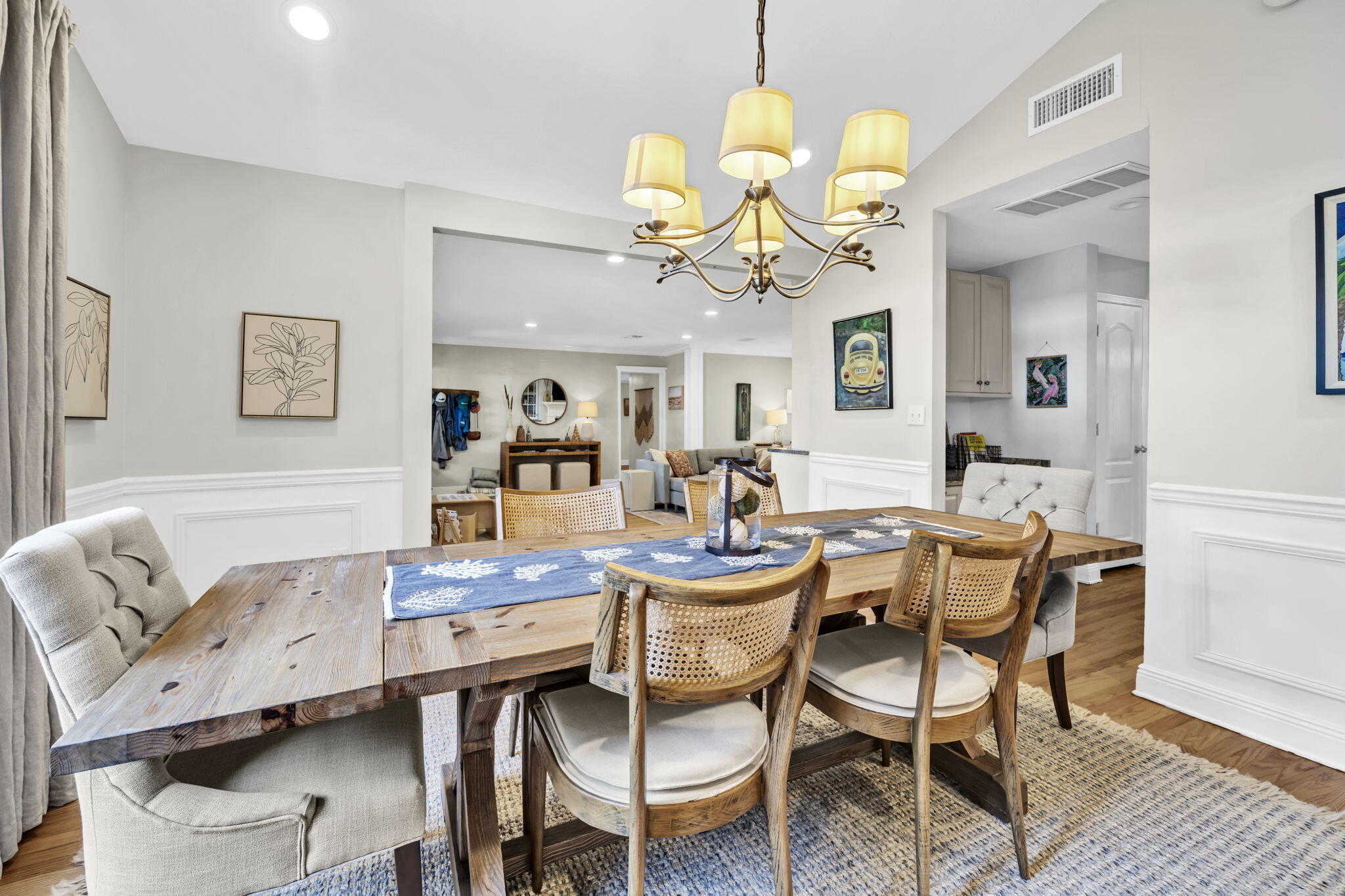ELLIOTTS POINT - Residential