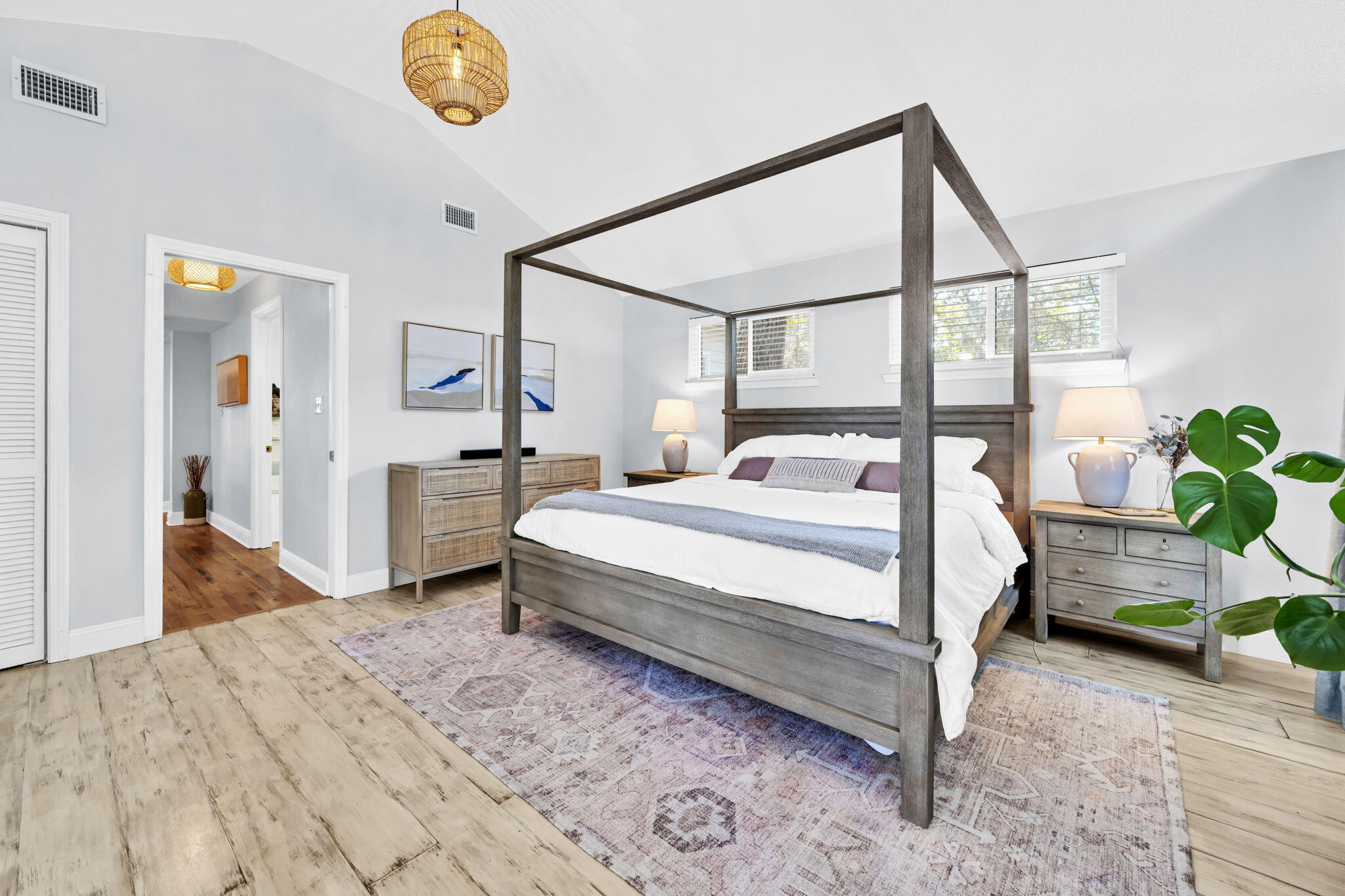 ELLIOTTS POINT - Residential