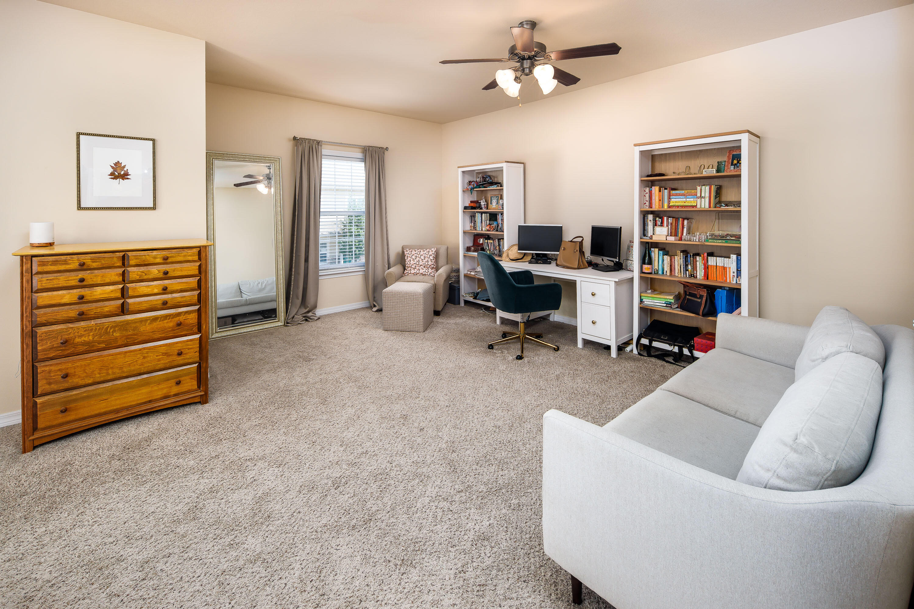 MERIDIAN SQUARE T/H - Residential