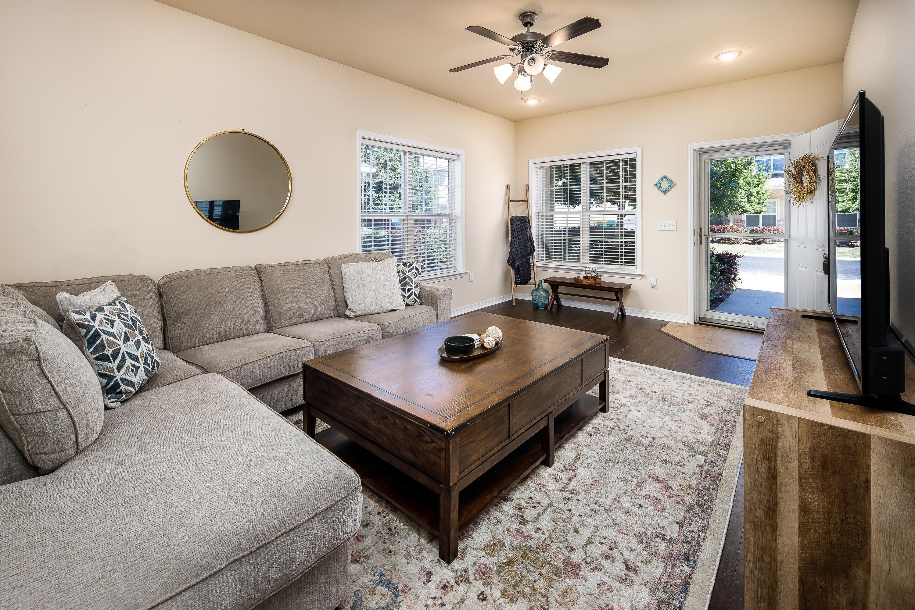 MERIDIAN SQUARE T/H - Residential