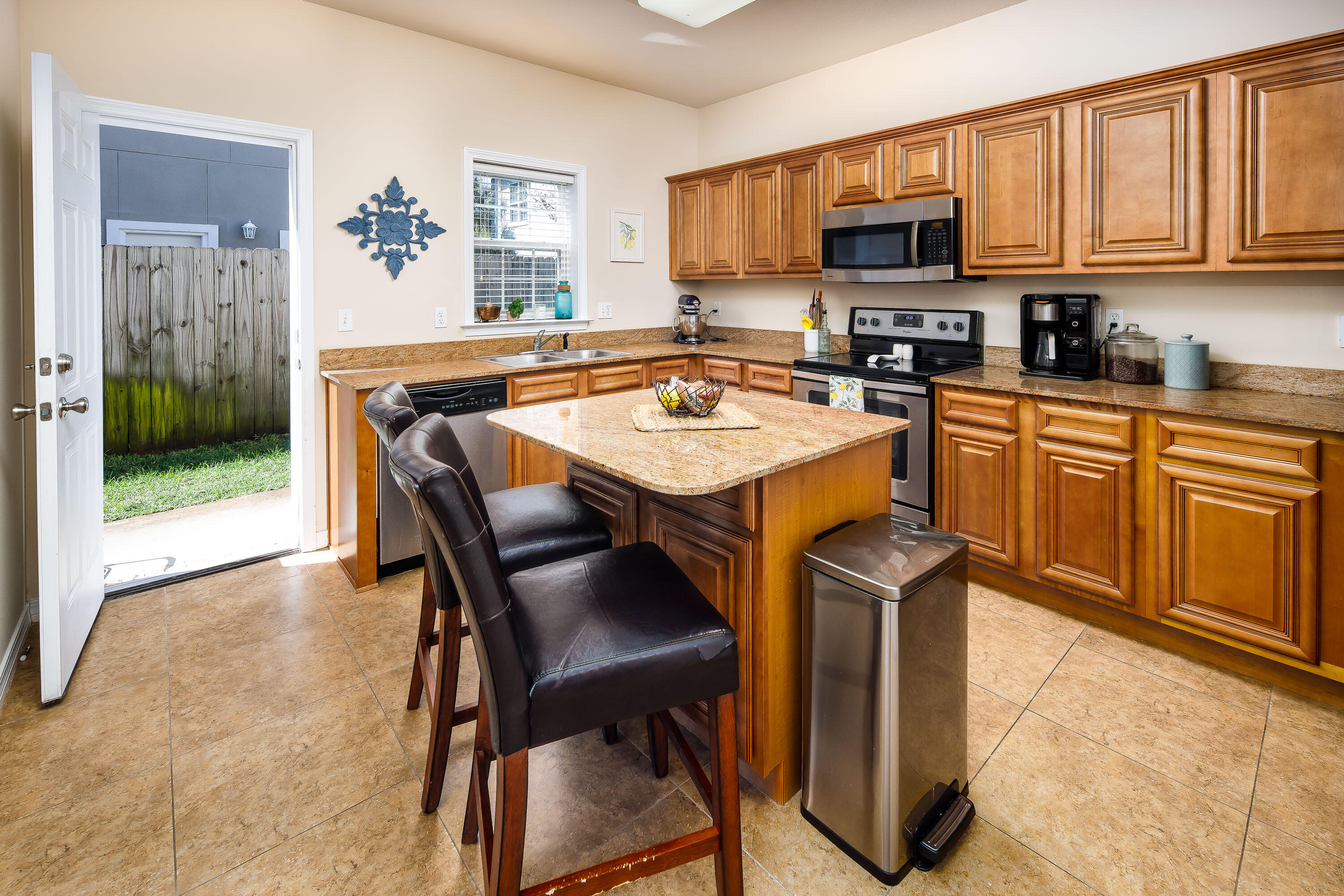 MERIDIAN SQUARE T/H - Residential