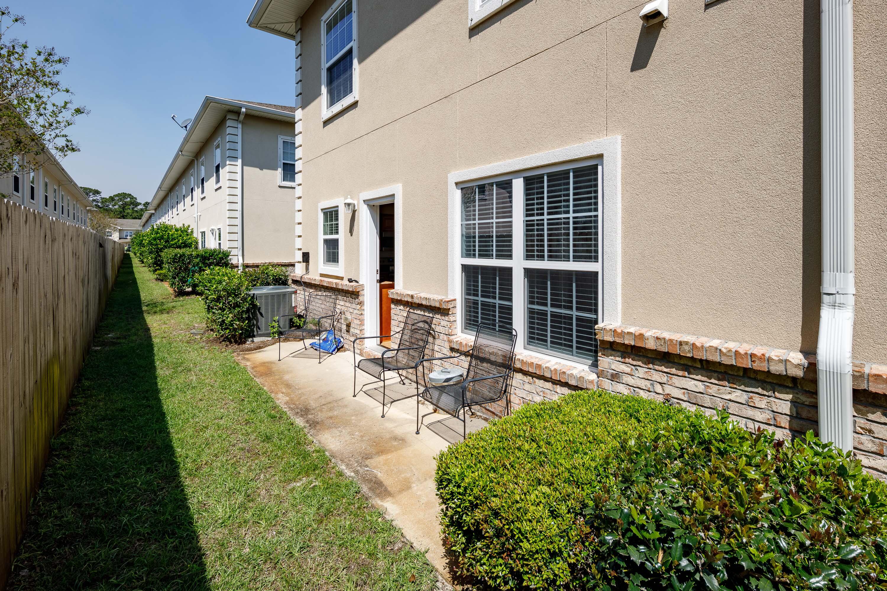 MERIDIAN SQUARE T/H - Residential