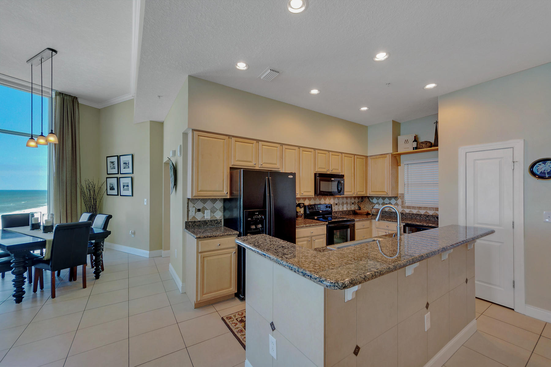 PALAZZO CONDOMINIUM - Residential