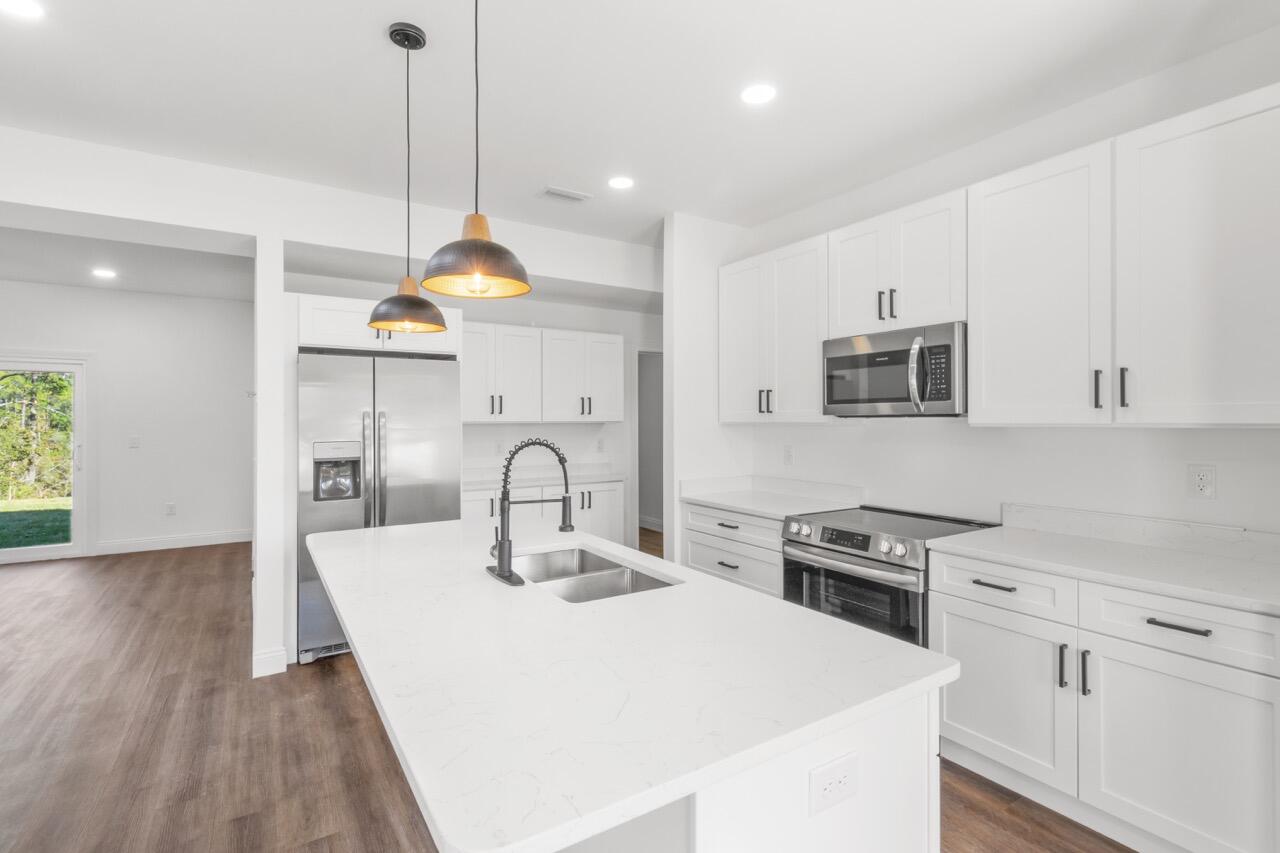 QUAIL RIDGE ESTATES LAKES - Residential