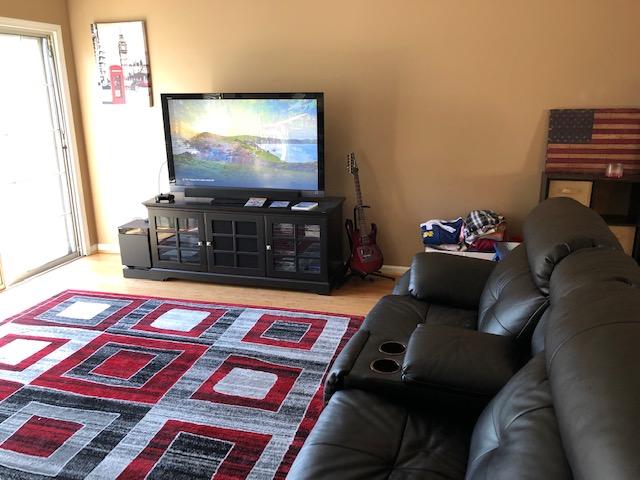 HARLAN SQUARES/D LOT 1 BLK B - Residential