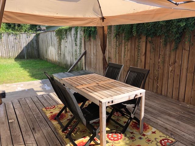 HARLAN SQUARES/D LOT 1 BLK B - Residential