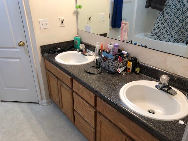 HARLAN SQUARES/D LOT 1 BLK B - Residential