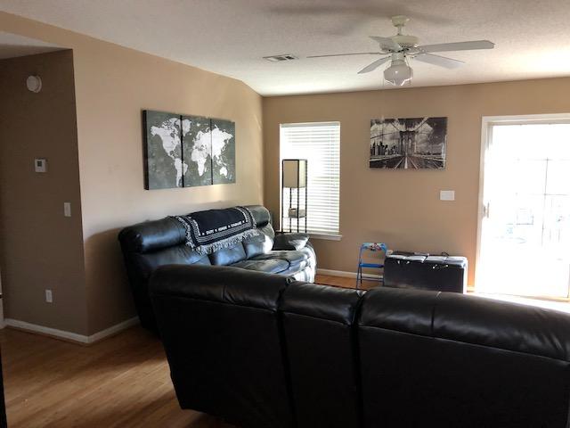 HARLAN SQUARES/D LOT 1 BLK B - Residential