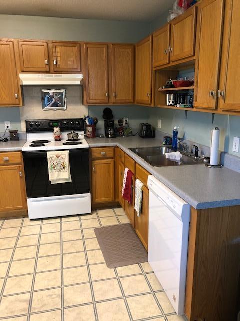 HARLAN SQUARES/D LOT 1 BLK B - Residential