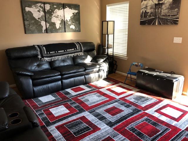 HARLAN SQUARES/D LOT 1 BLK B - Residential