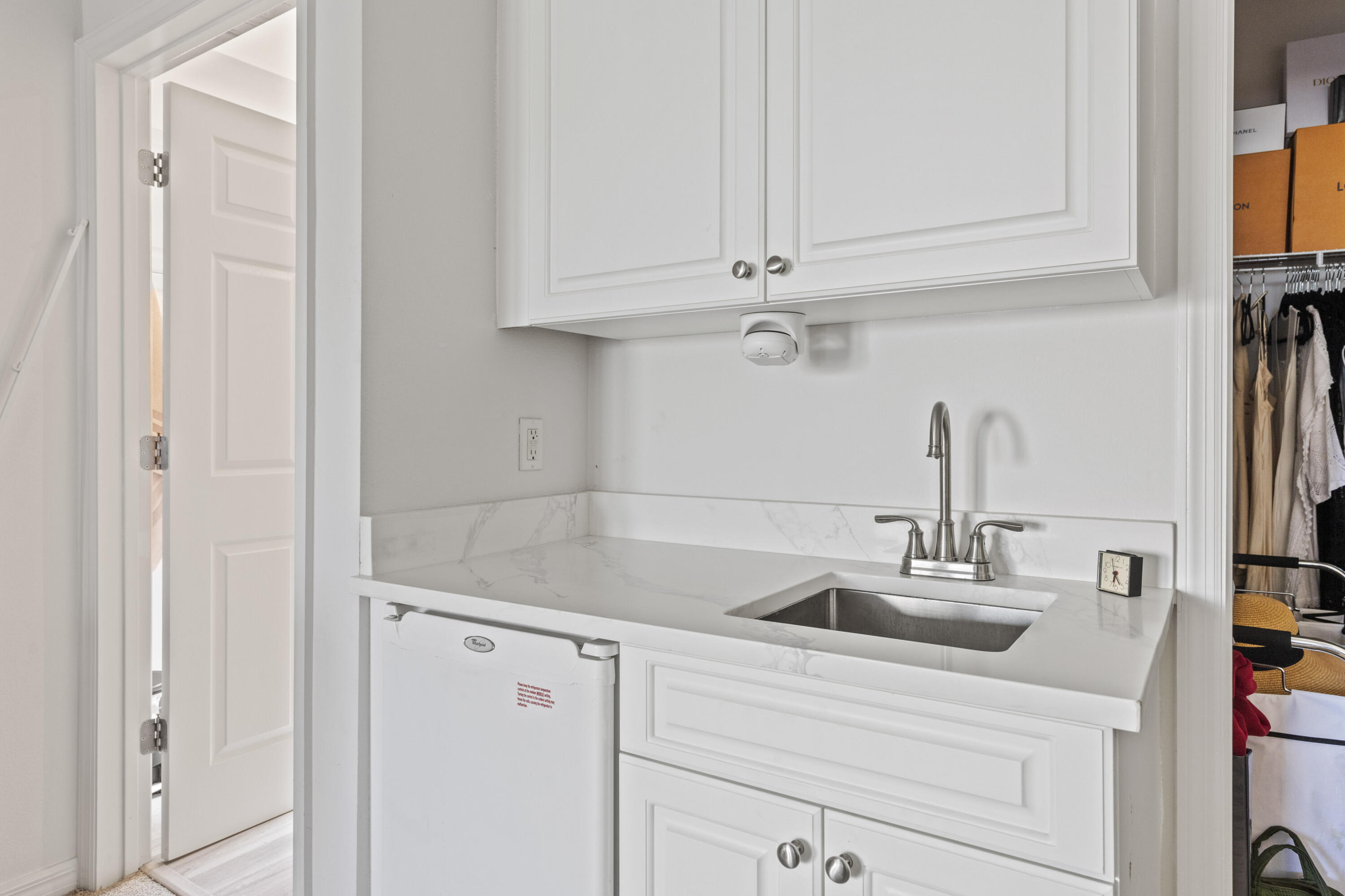 BEACH POINTE T/H - Residential