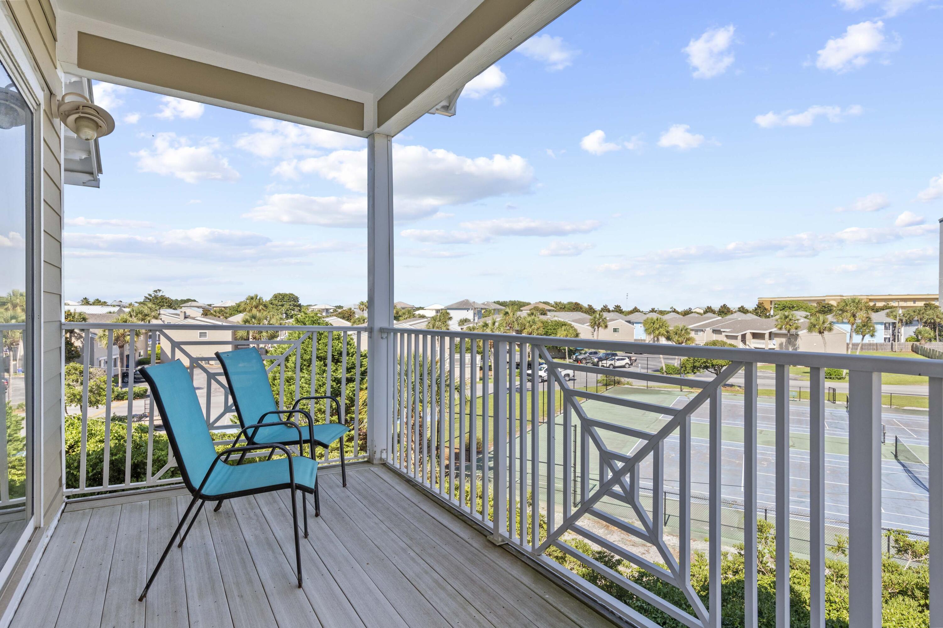 BEACH POINTE T/H - Residential