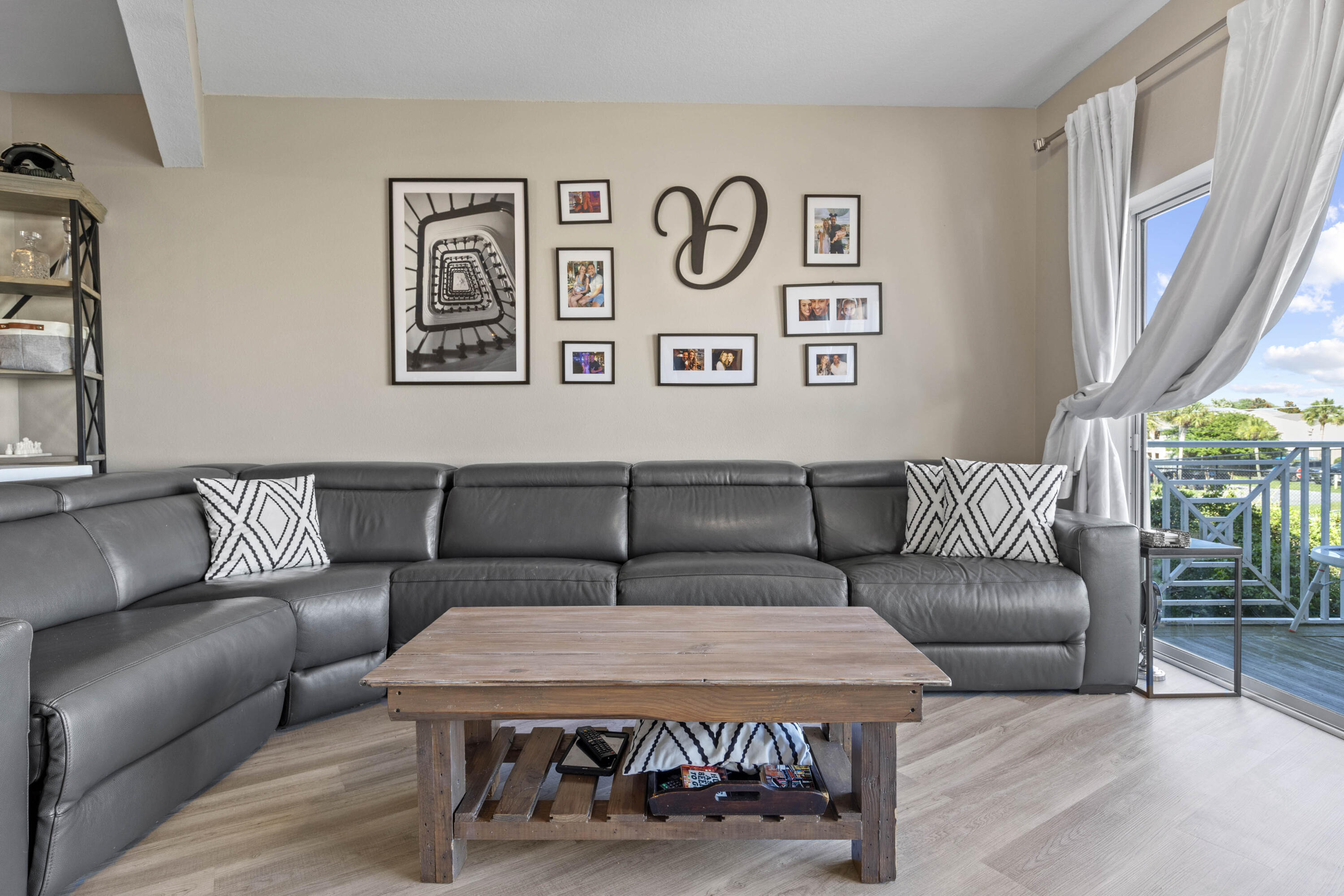 BEACH POINTE T/H - Residential