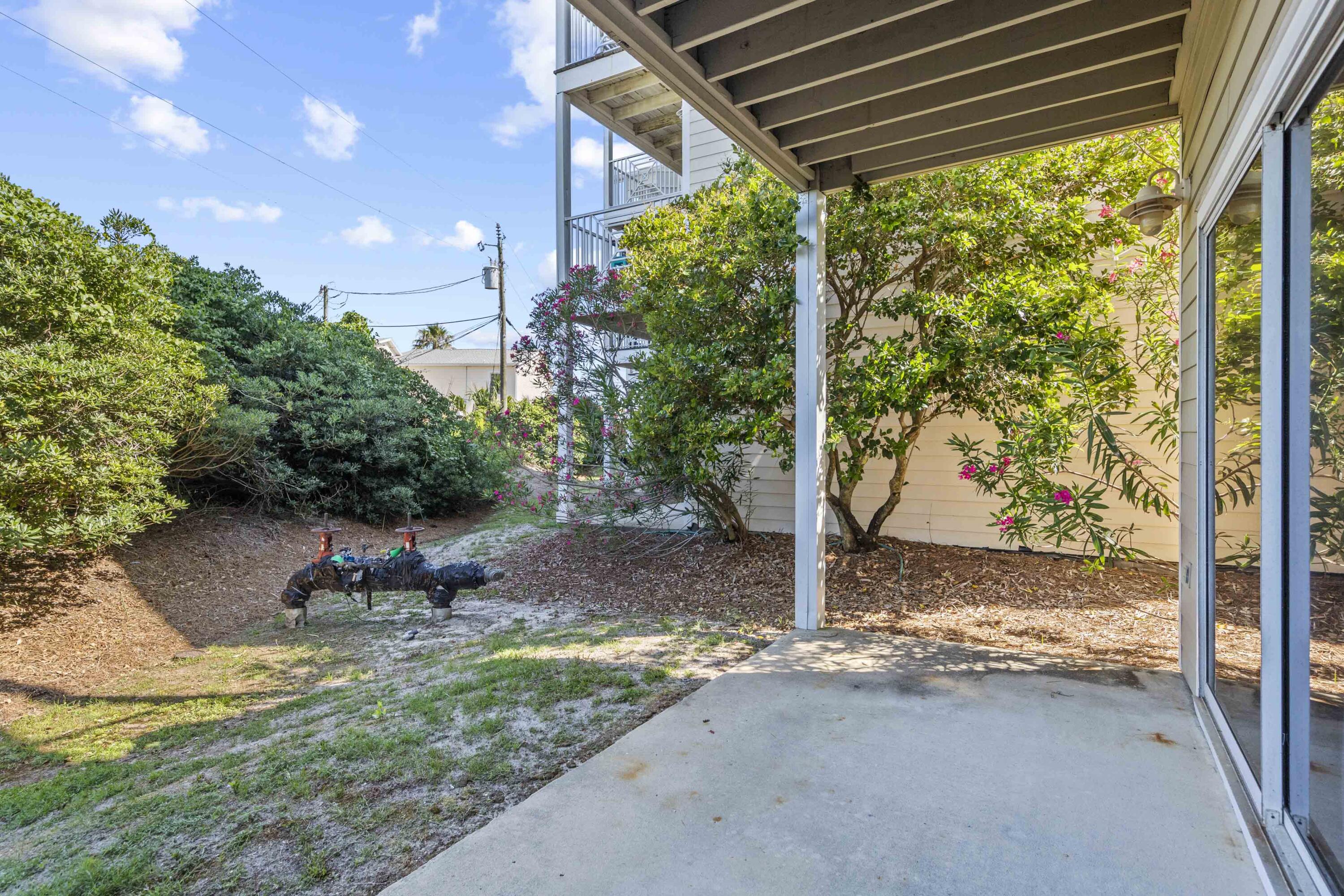 BEACH POINTE T/H - Residential