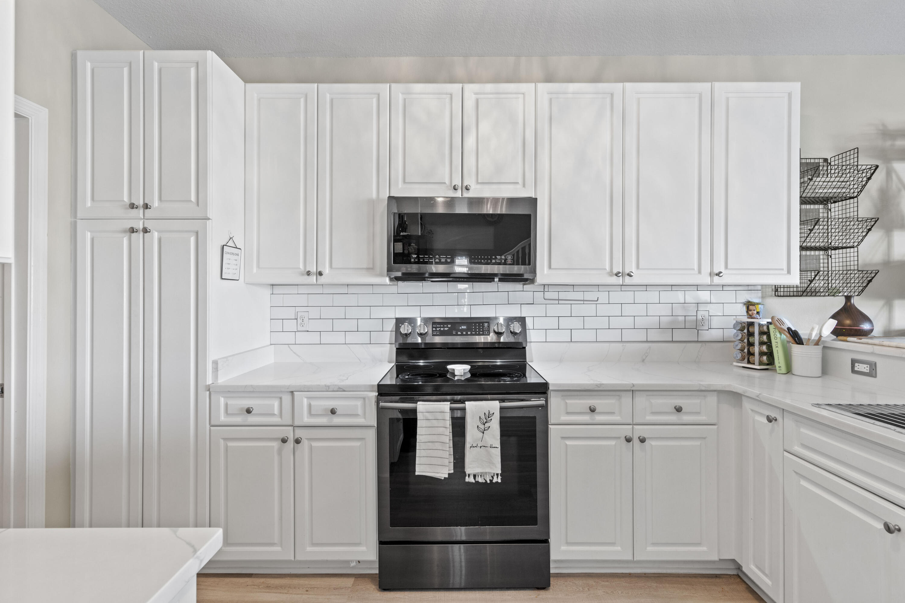 BEACH POINTE T/H - Residential