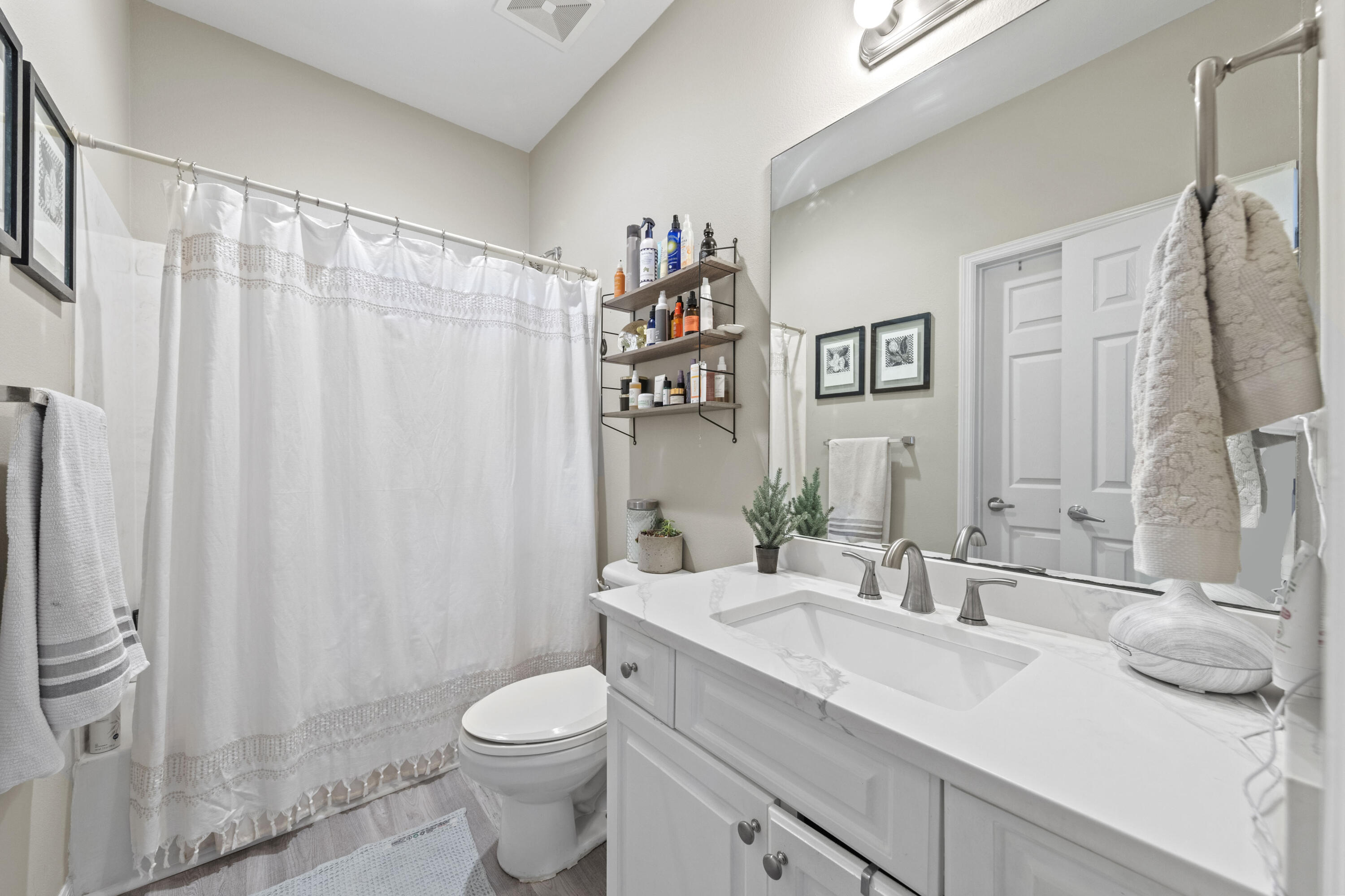 BEACH POINTE T/H - Residential