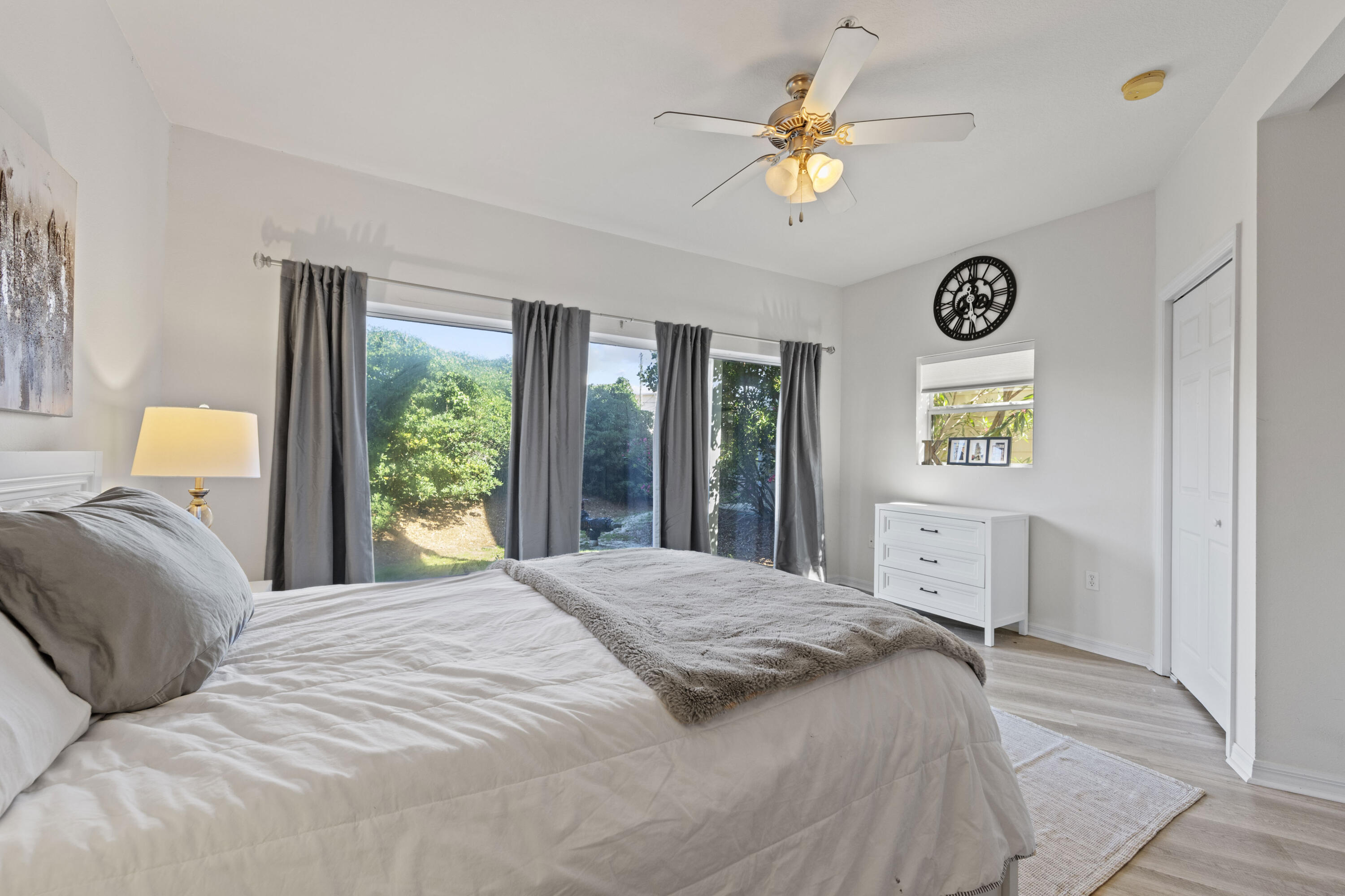 BEACH POINTE T/H - Residential