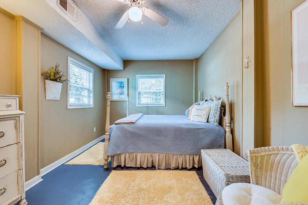 SEAGROVE 1ST ADDN - Residential