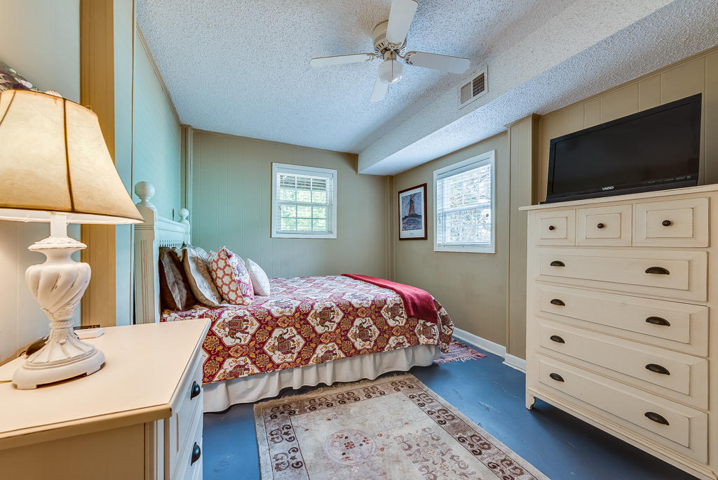 SEAGROVE 1ST ADDN - Residential