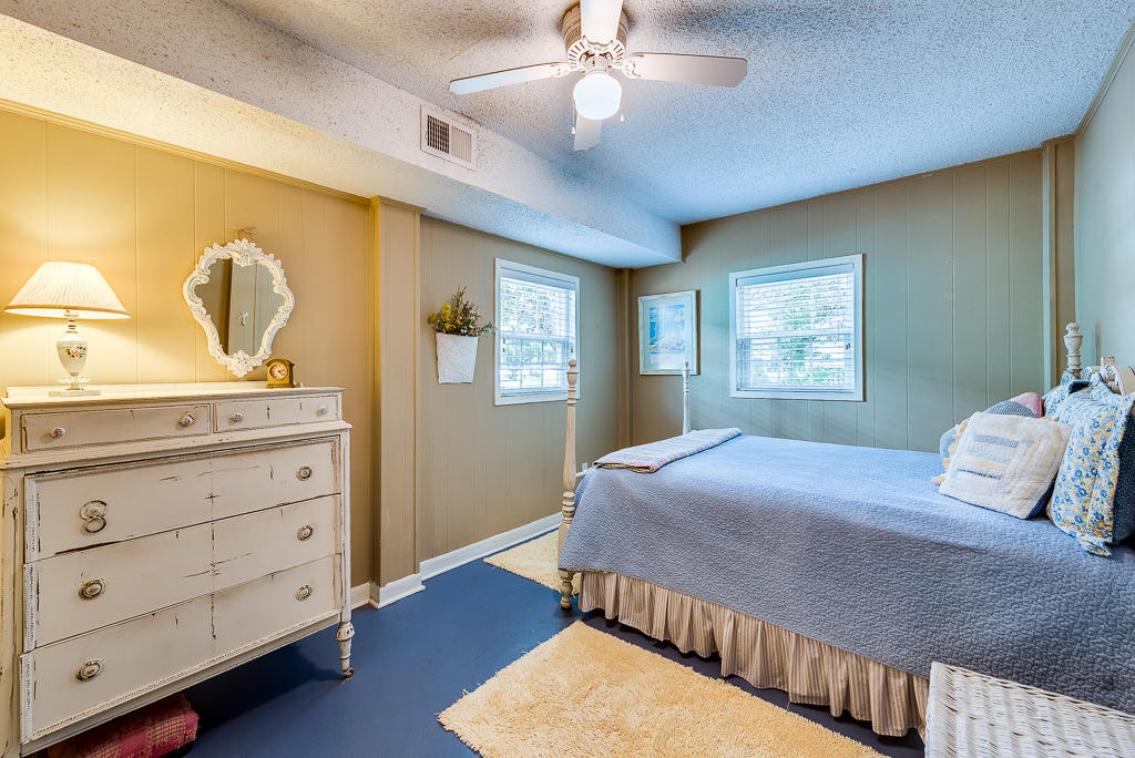 SEAGROVE 1ST ADDN - Residential