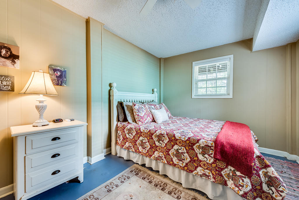 SEAGROVE 1ST ADDN - Residential