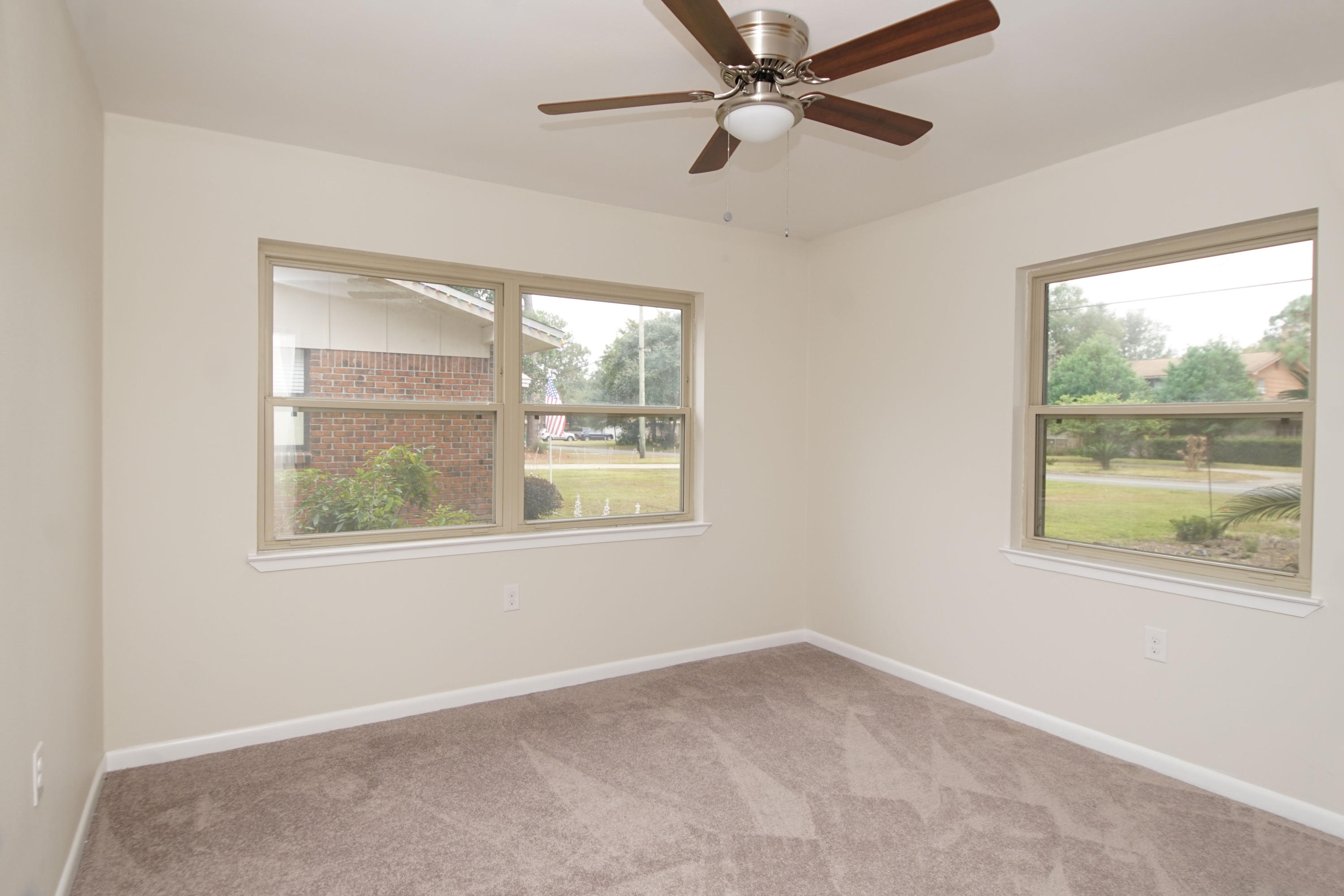 LAKE LORRAINE ESTATES - Residential