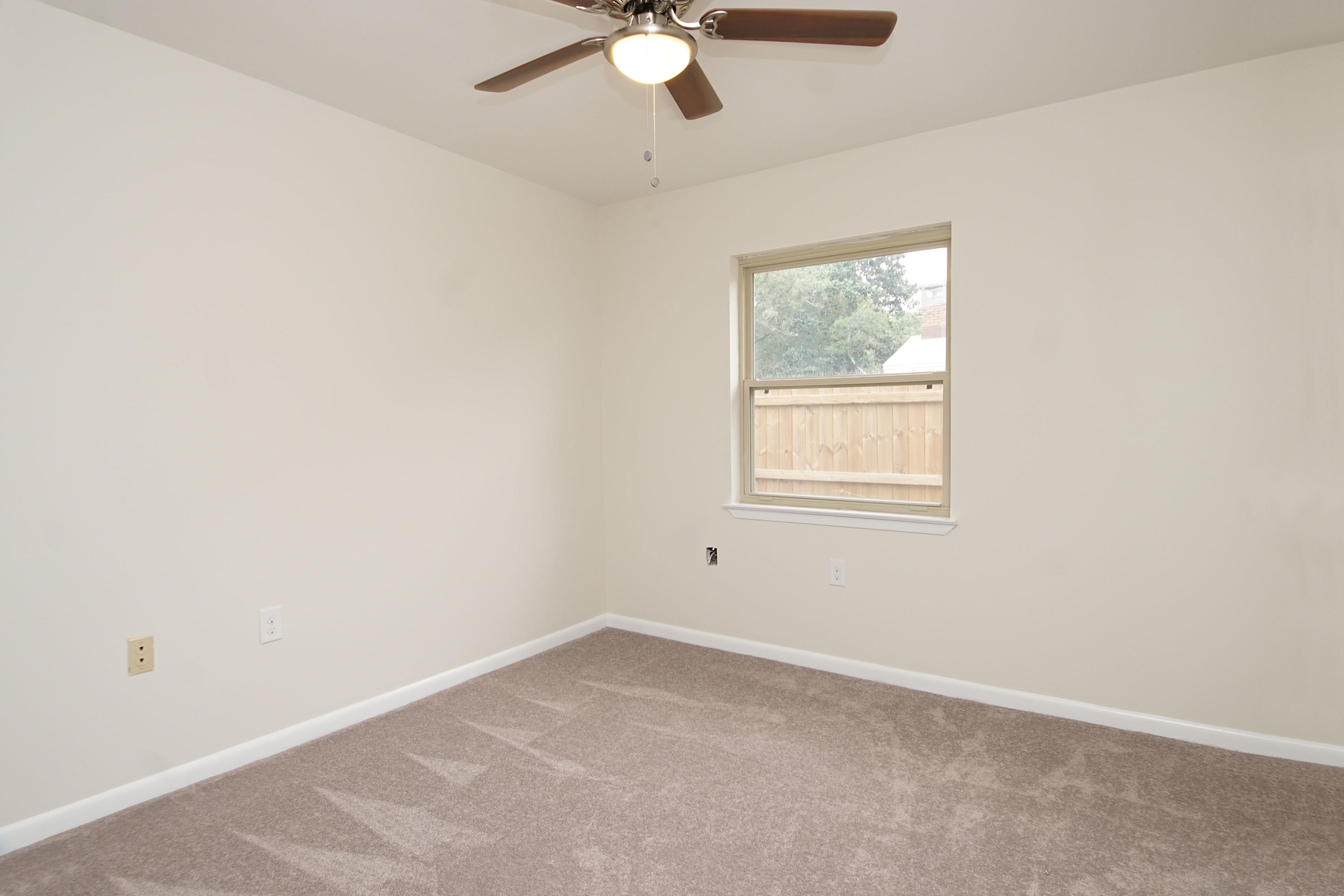 LAKE LORRAINE ESTATES - Residential