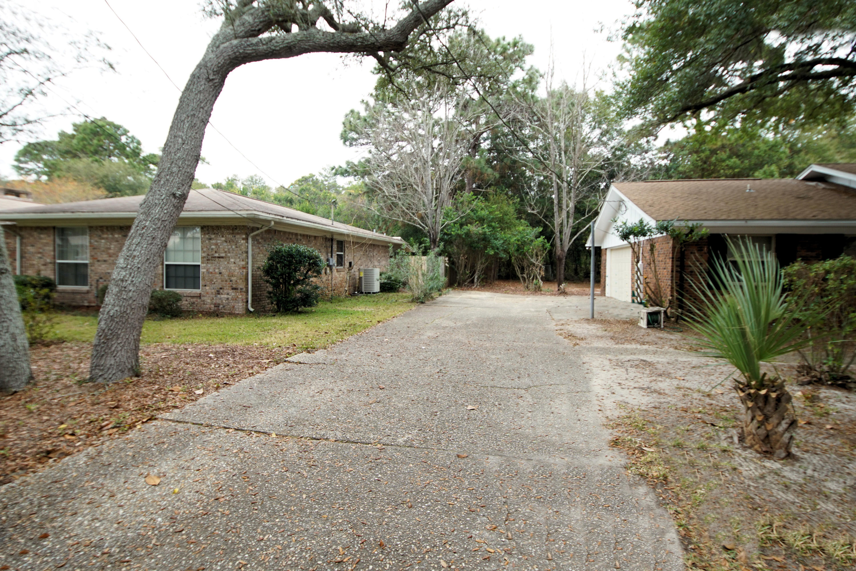LAKE LORRAINE ESTATES - Residential