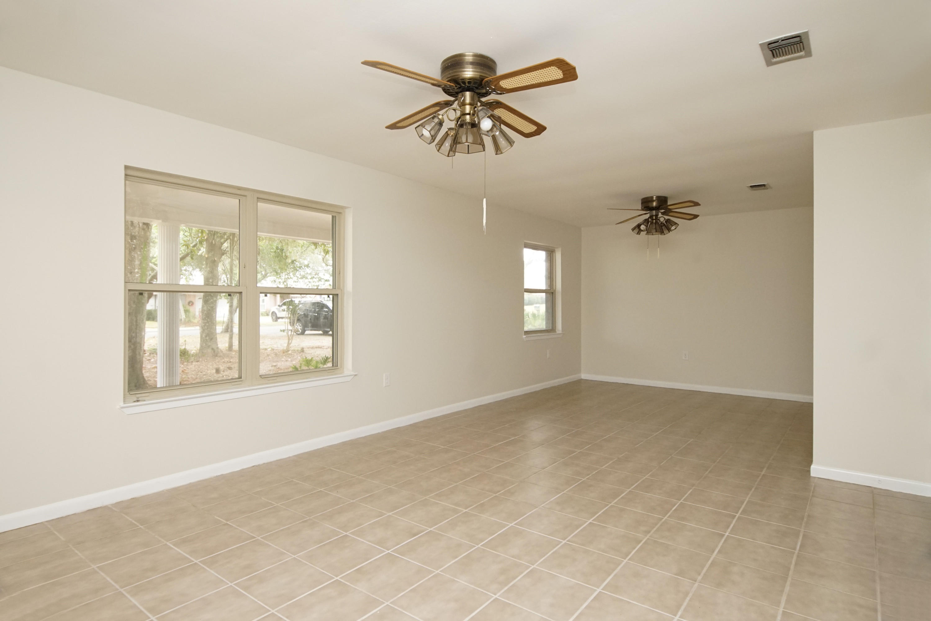 LAKE LORRAINE ESTATES - Residential