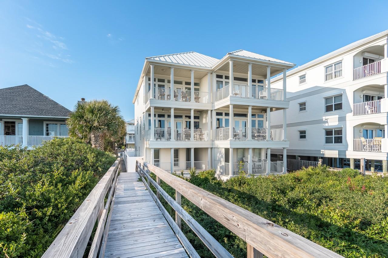 LOT 9-C BEING MORE PARTICULARLY DESCRIBED AS: COM AT THE NE/C OF LOT 10 DANABEACH S/D - Residential