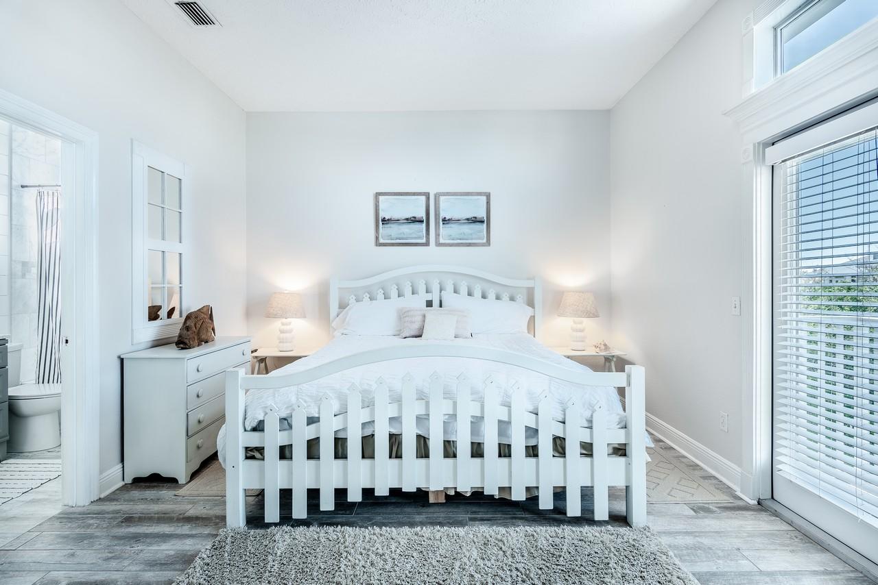 LOT 9-C BEING MORE PARTICULARLY DESCRIBED AS: COM AT THE NE/C OF LOT 10 DANABEACH S/D - Residential