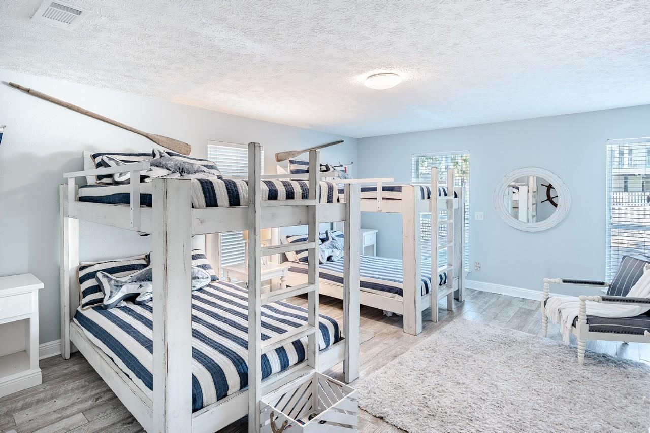 LOT 9-C BEING MORE PARTICULARLY DESCRIBED AS: COM AT THE NE/C OF LOT 10 DANABEACH S/D - Residential