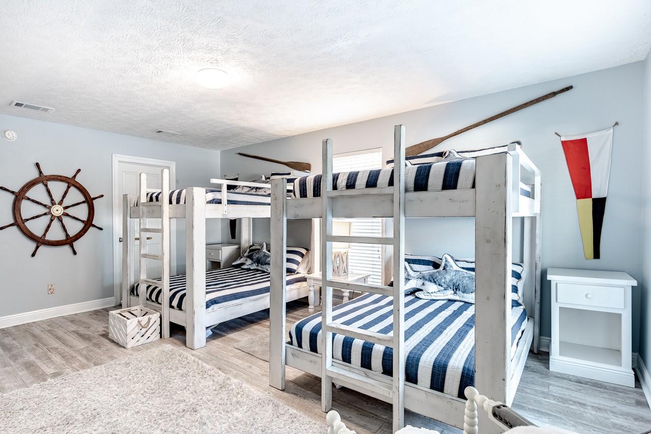 LOT 9-C BEING MORE PARTICULARLY DESCRIBED AS: COM AT THE NE/C OF LOT 10 DANABEACH S/D - Residential