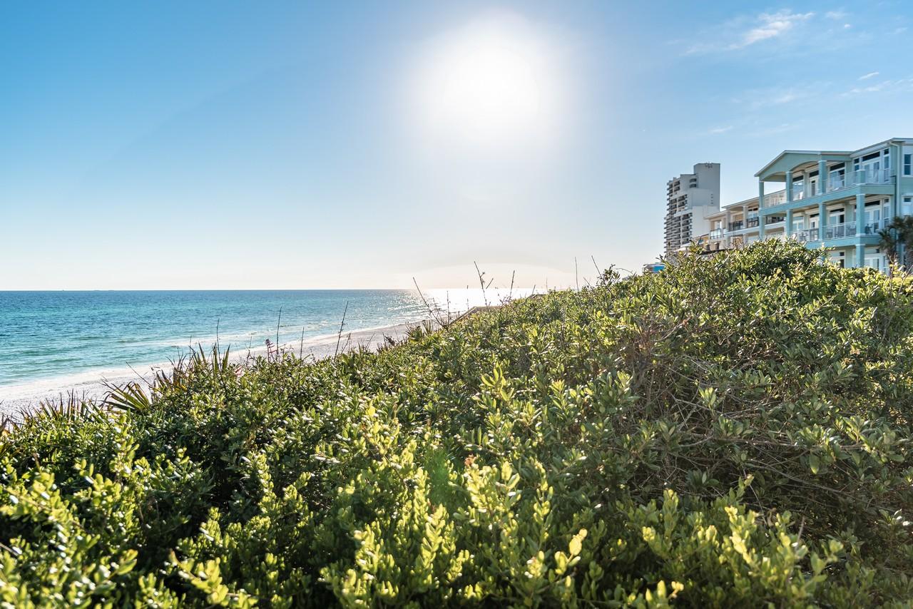 LOT 9-C BEING MORE PARTICULARLY DESCRIBED AS: COM AT THE NE/C OF LOT 10 DANABEACH S/D - Residential