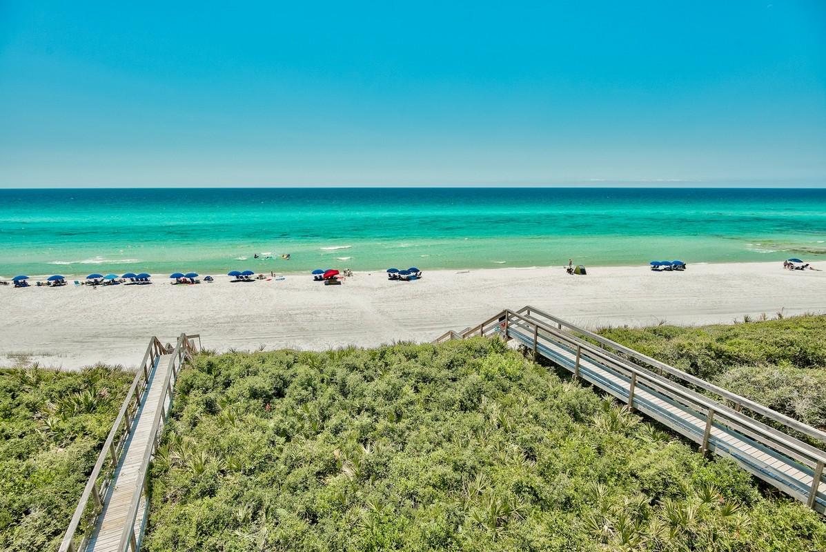LOT 9-C BEING MORE PARTICULARLY DESCRIBED AS: COM AT THE NE/C OF LOT 10 DANABEACH S/D - Residential