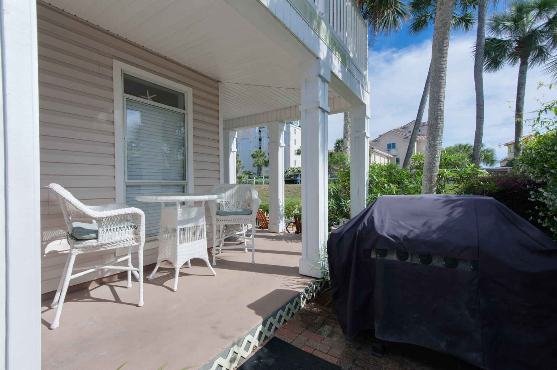 CRYSTAL SHORES - Residential