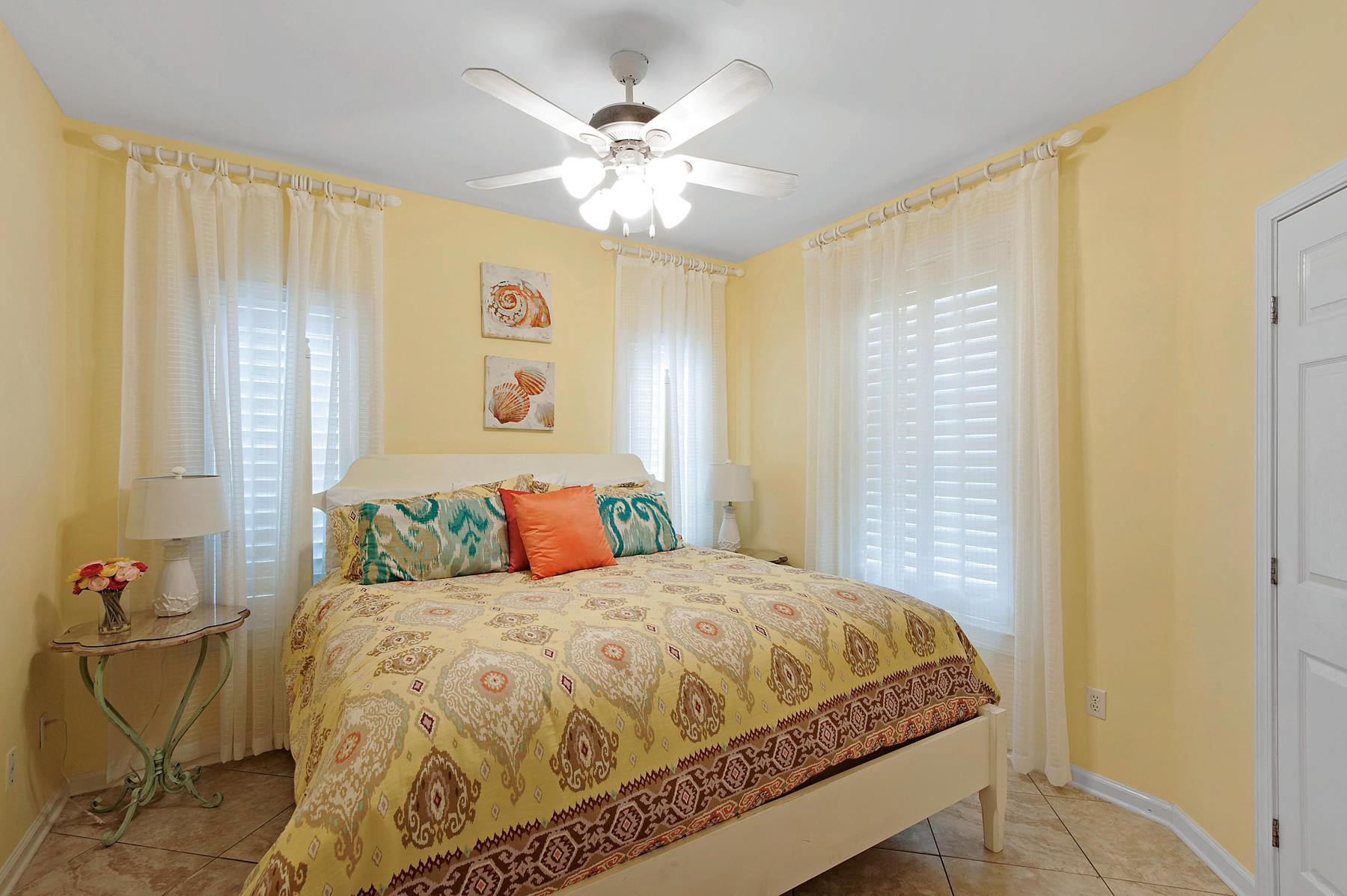 CRYSTAL SHORES - Residential
