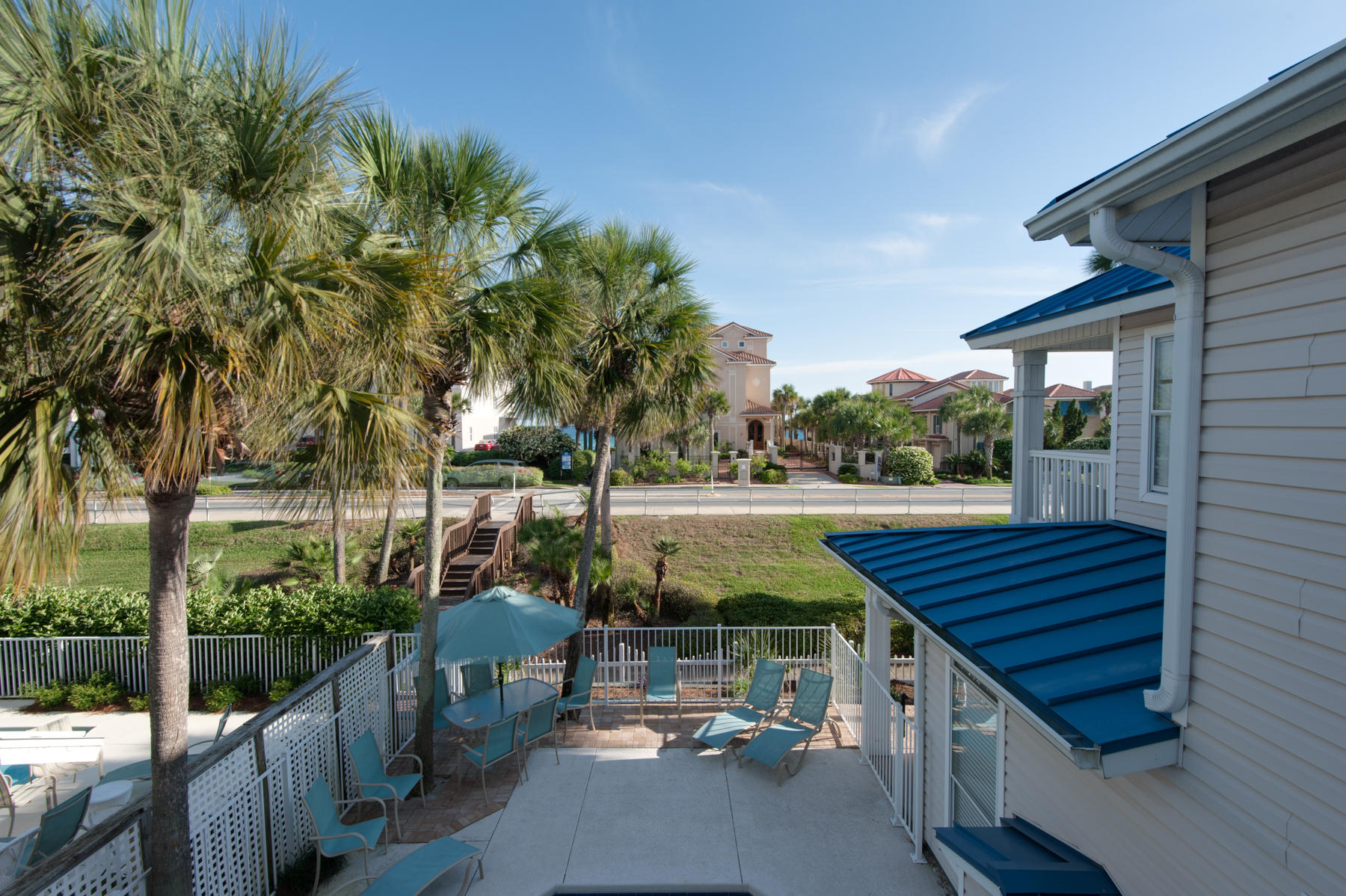 CRYSTAL SHORES - Residential
