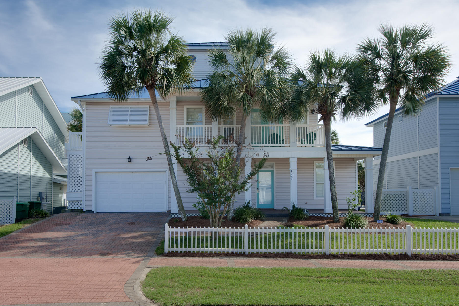 CRYSTAL SHORES - Residential