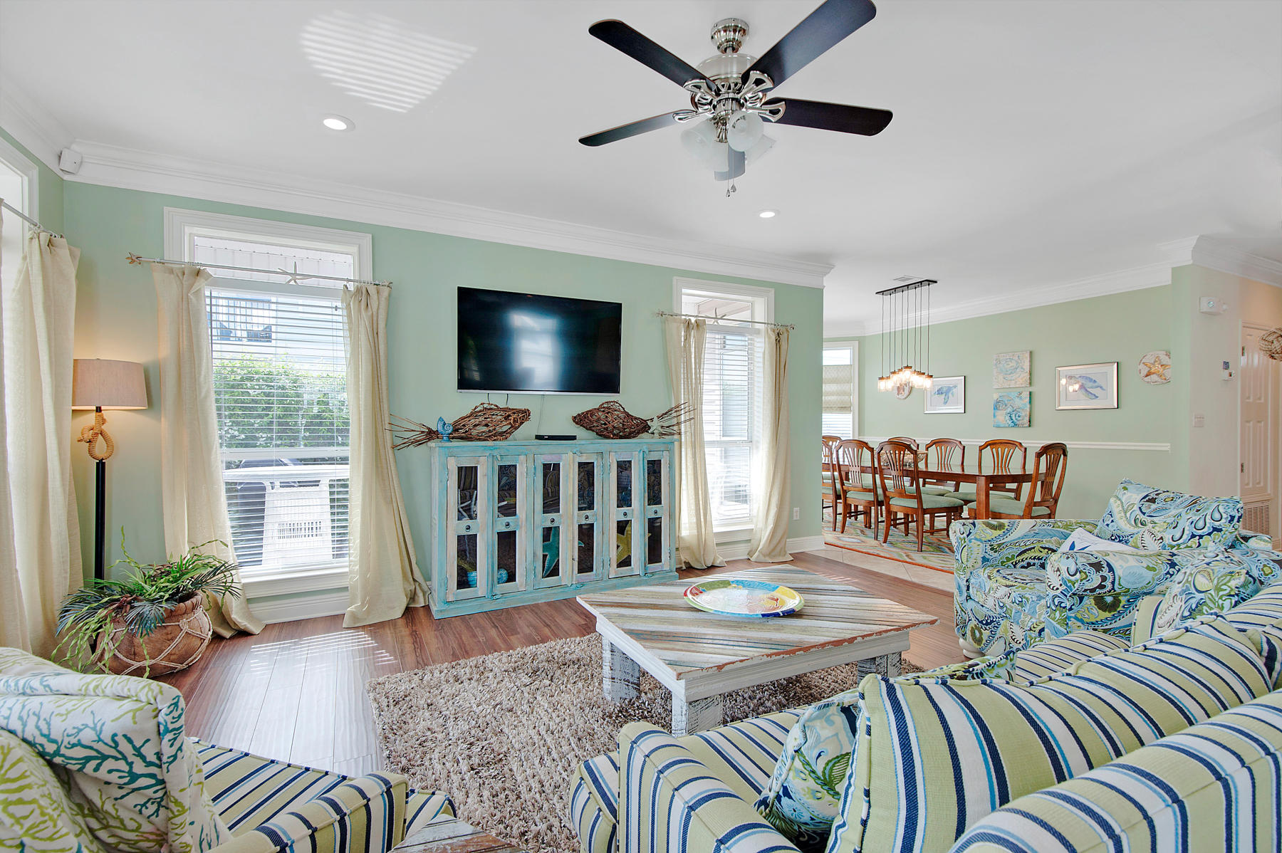 CRYSTAL SHORES - Residential