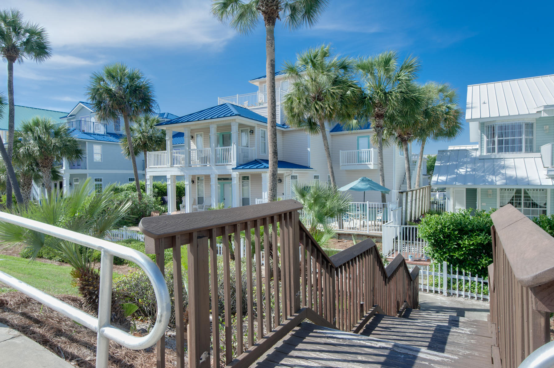 CRYSTAL SHORES - Residential