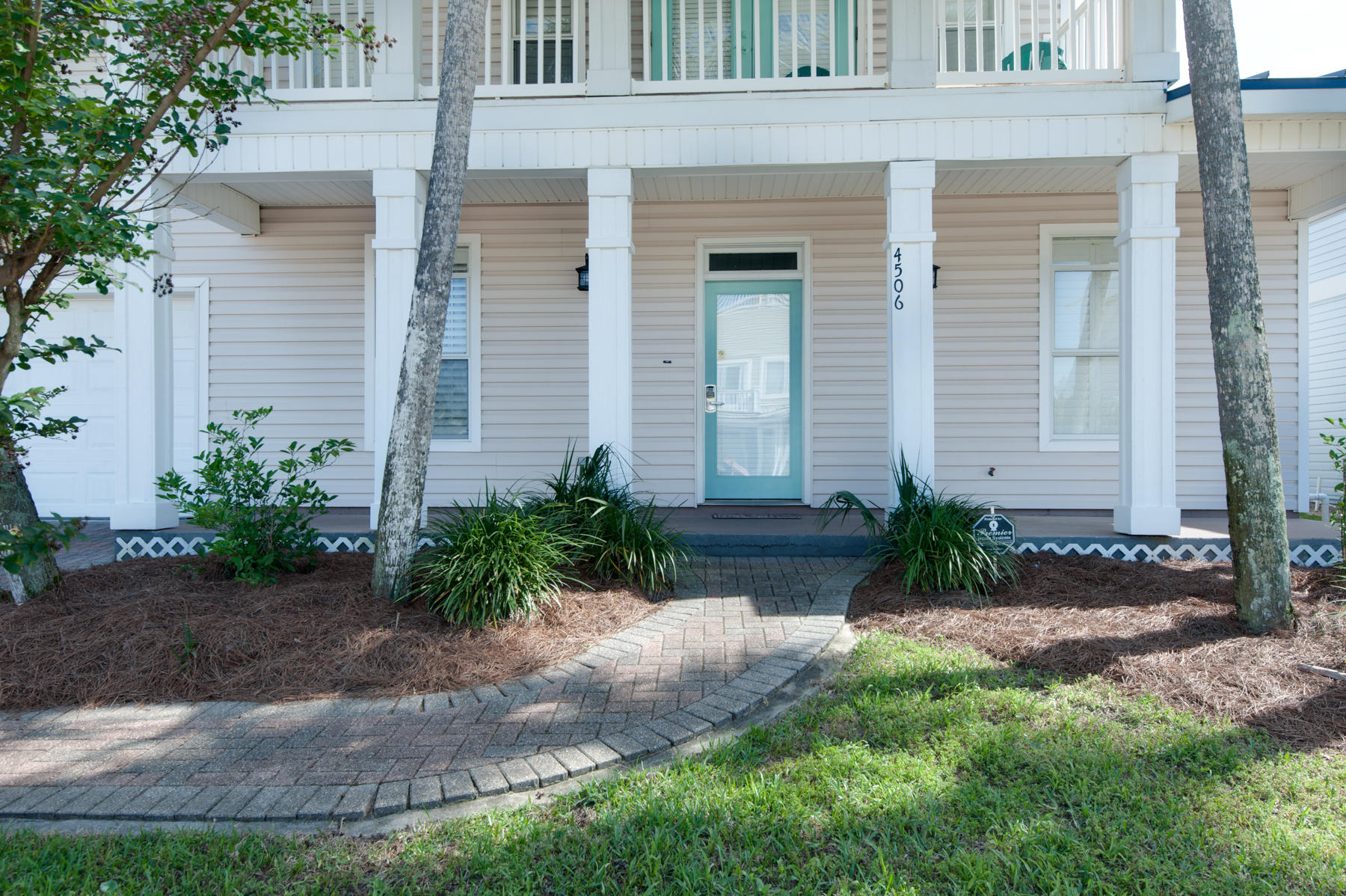 CRYSTAL SHORES - Residential