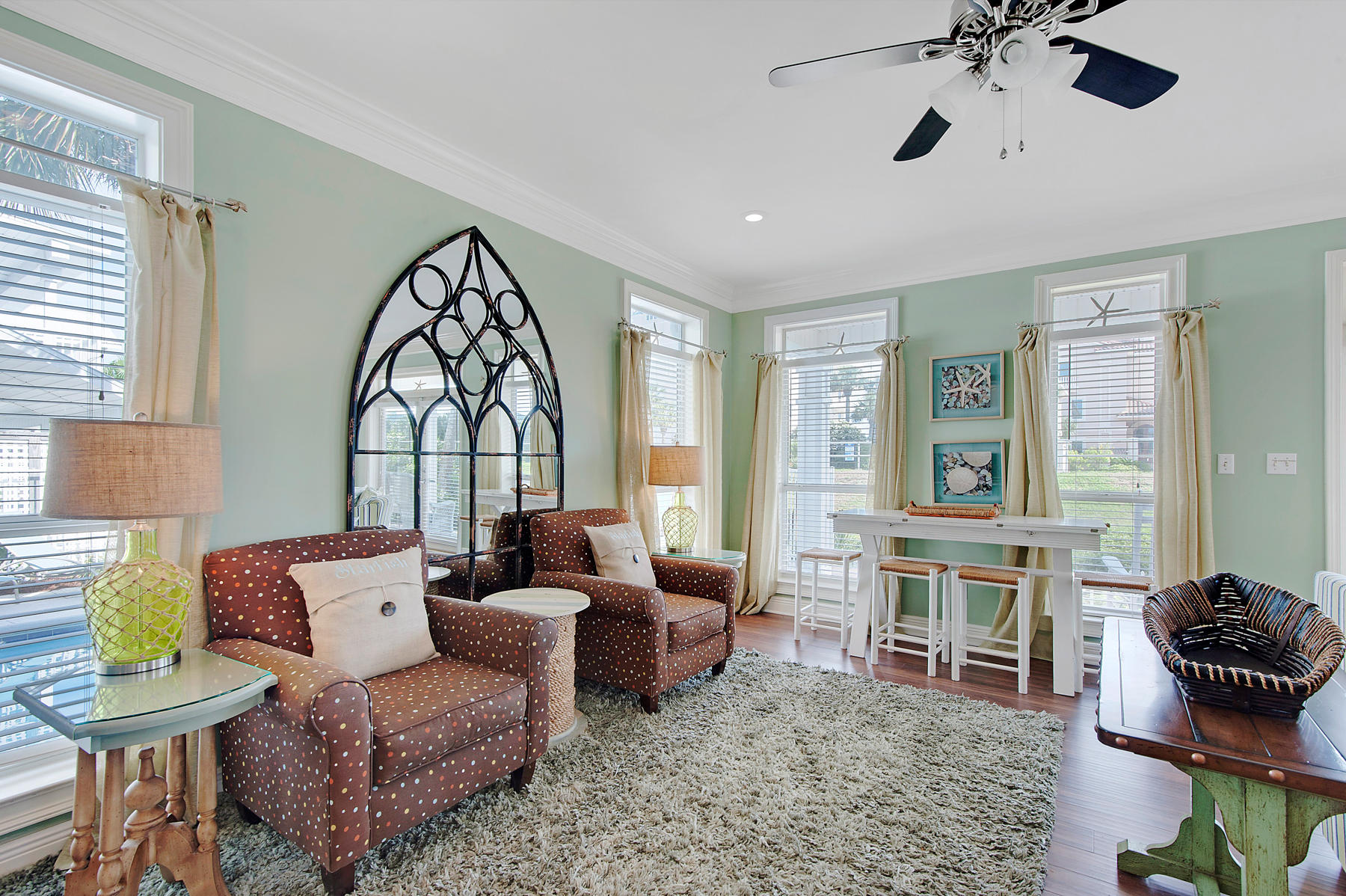 CRYSTAL SHORES - Residential