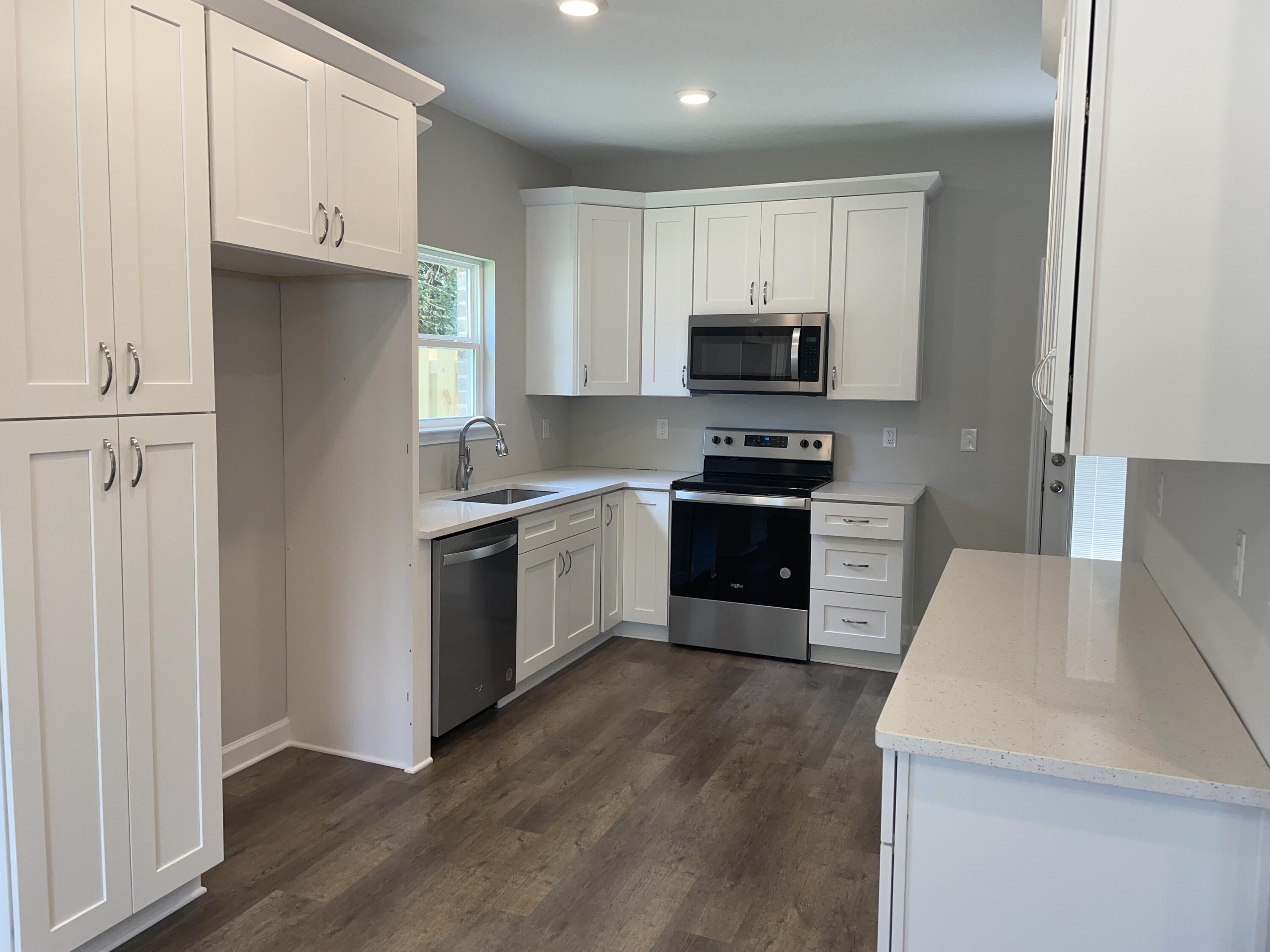 LAUREL OAKS S/D - Residential